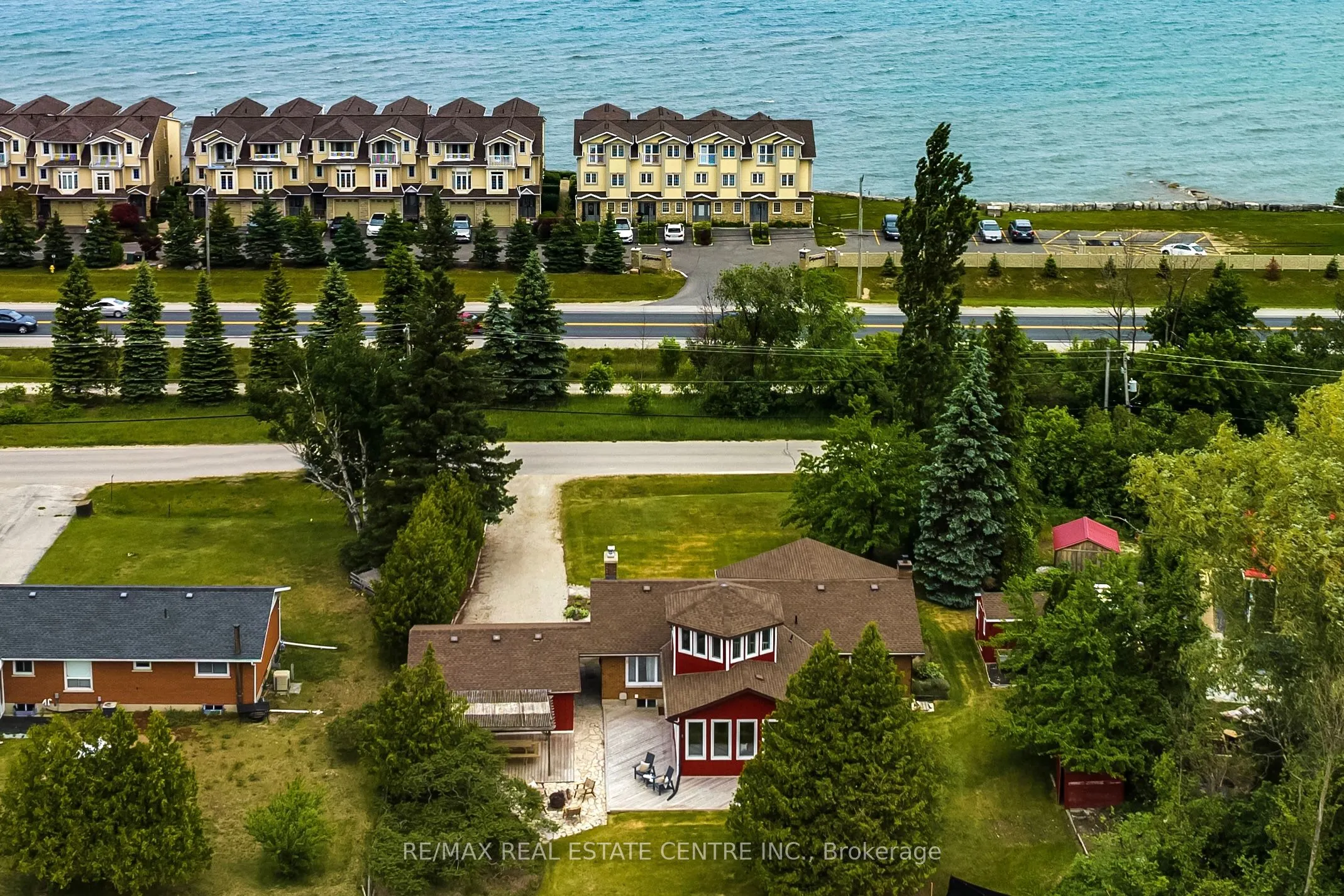 188 Lakeshore Road E