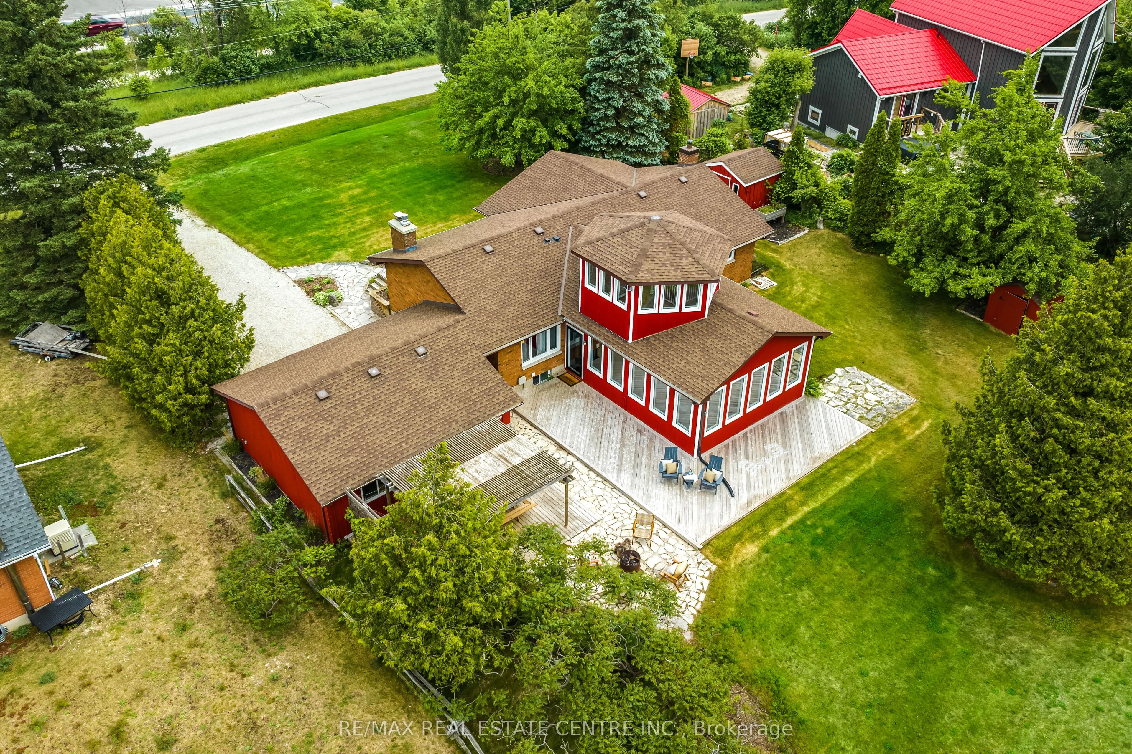 188 Lakeshore Road E