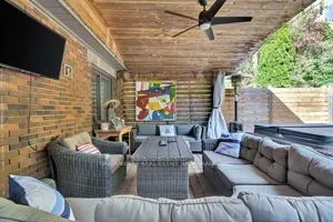 21 FOSTER Avenue W
