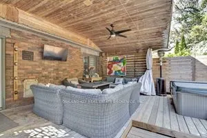 21 FOSTER Avenue W