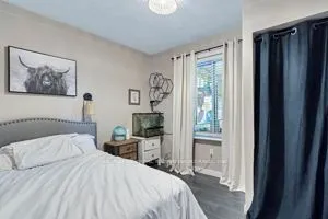 21 FOSTER Avenue W