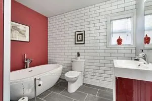 21 FOSTER Avenue W
