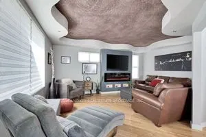 21 FOSTER Avenue W