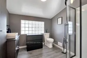 21 FOSTER Avenue W