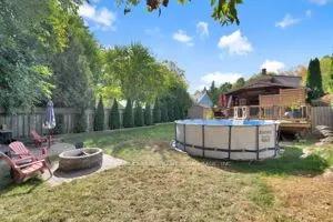 21 FOSTER Avenue W