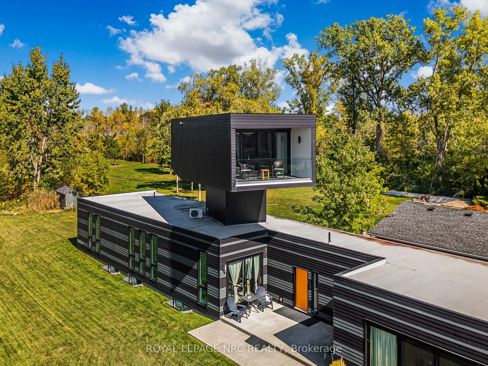 888 Edgemere Road