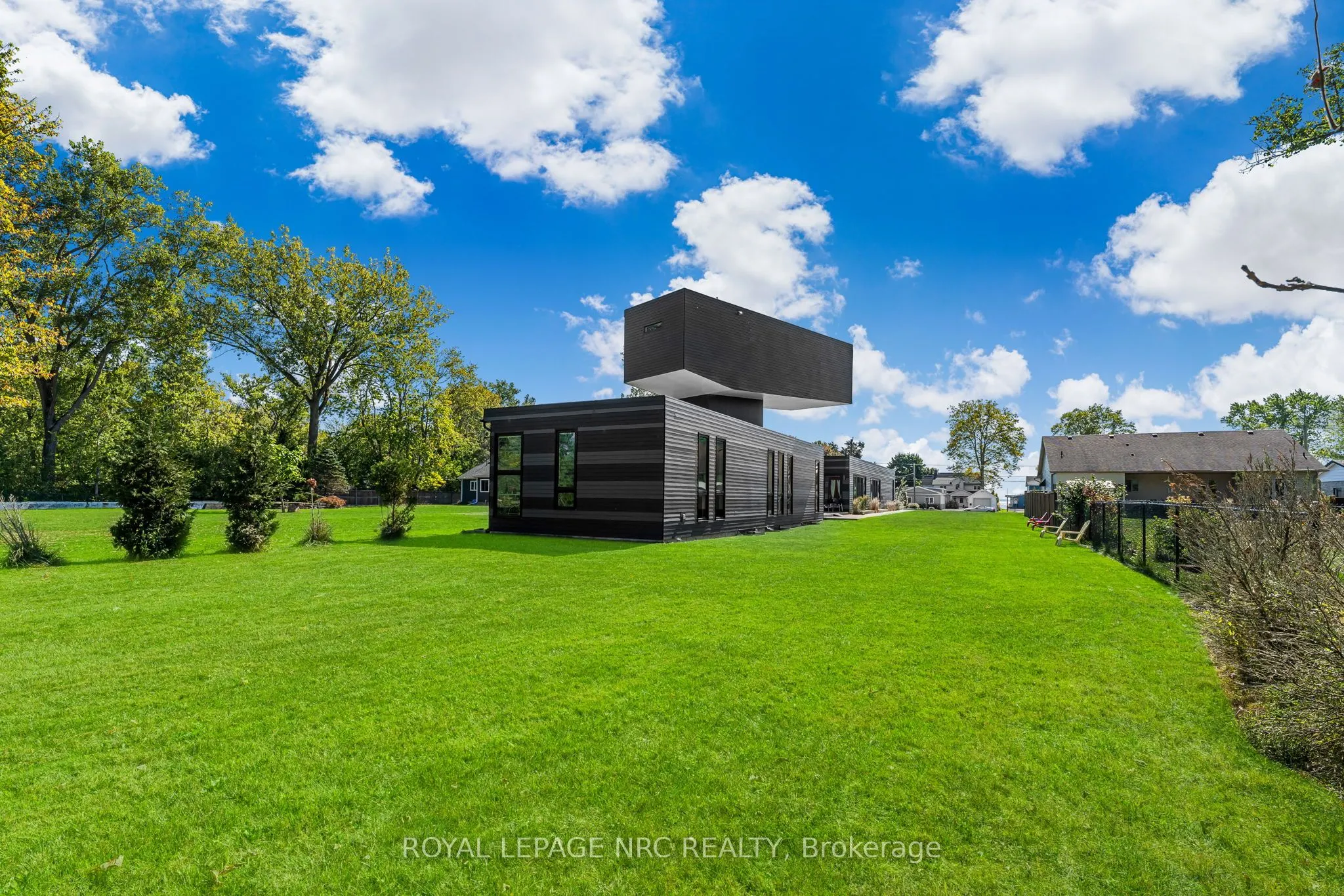 888 Edgemere Road
