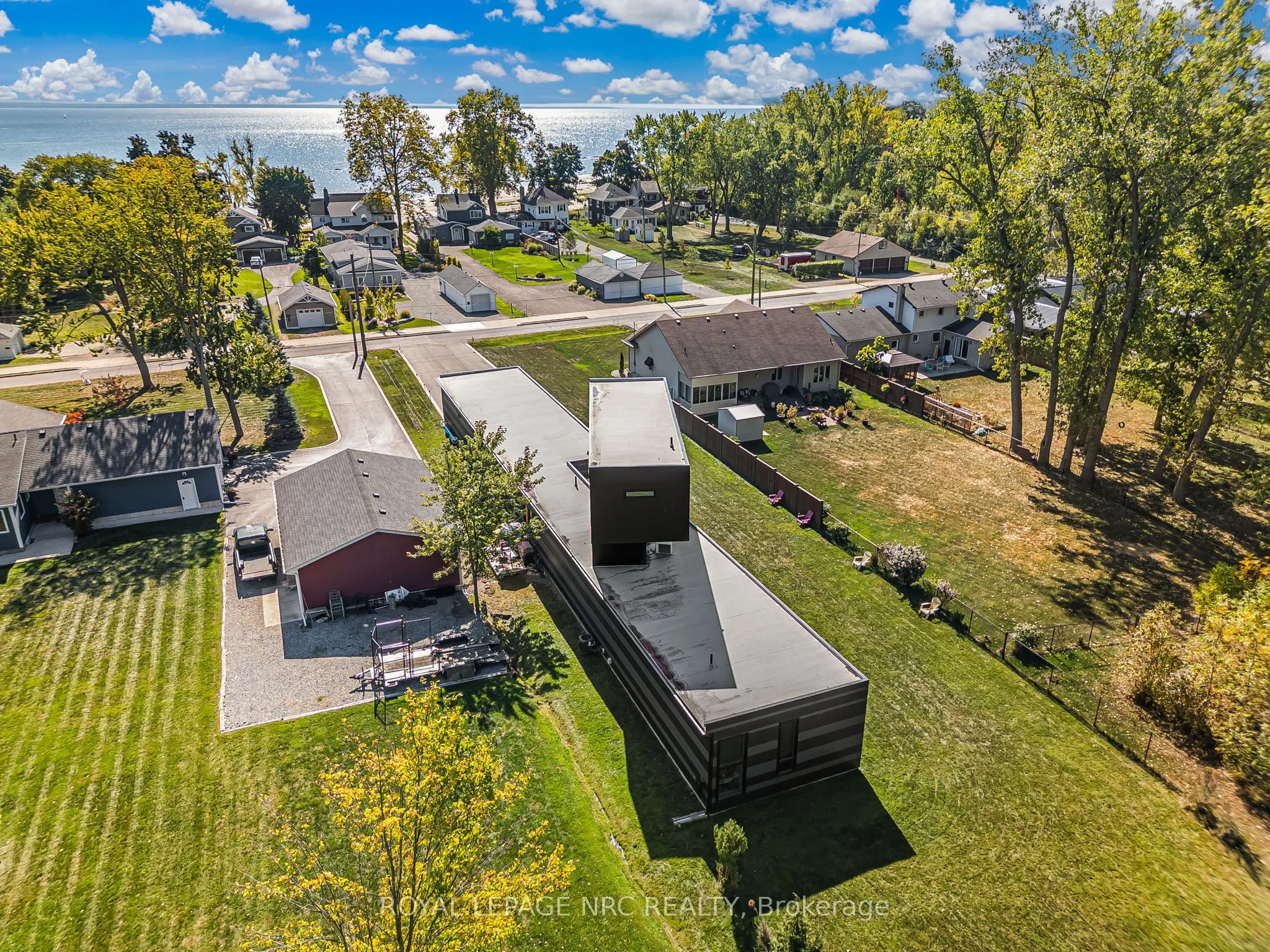 888 Edgemere Road