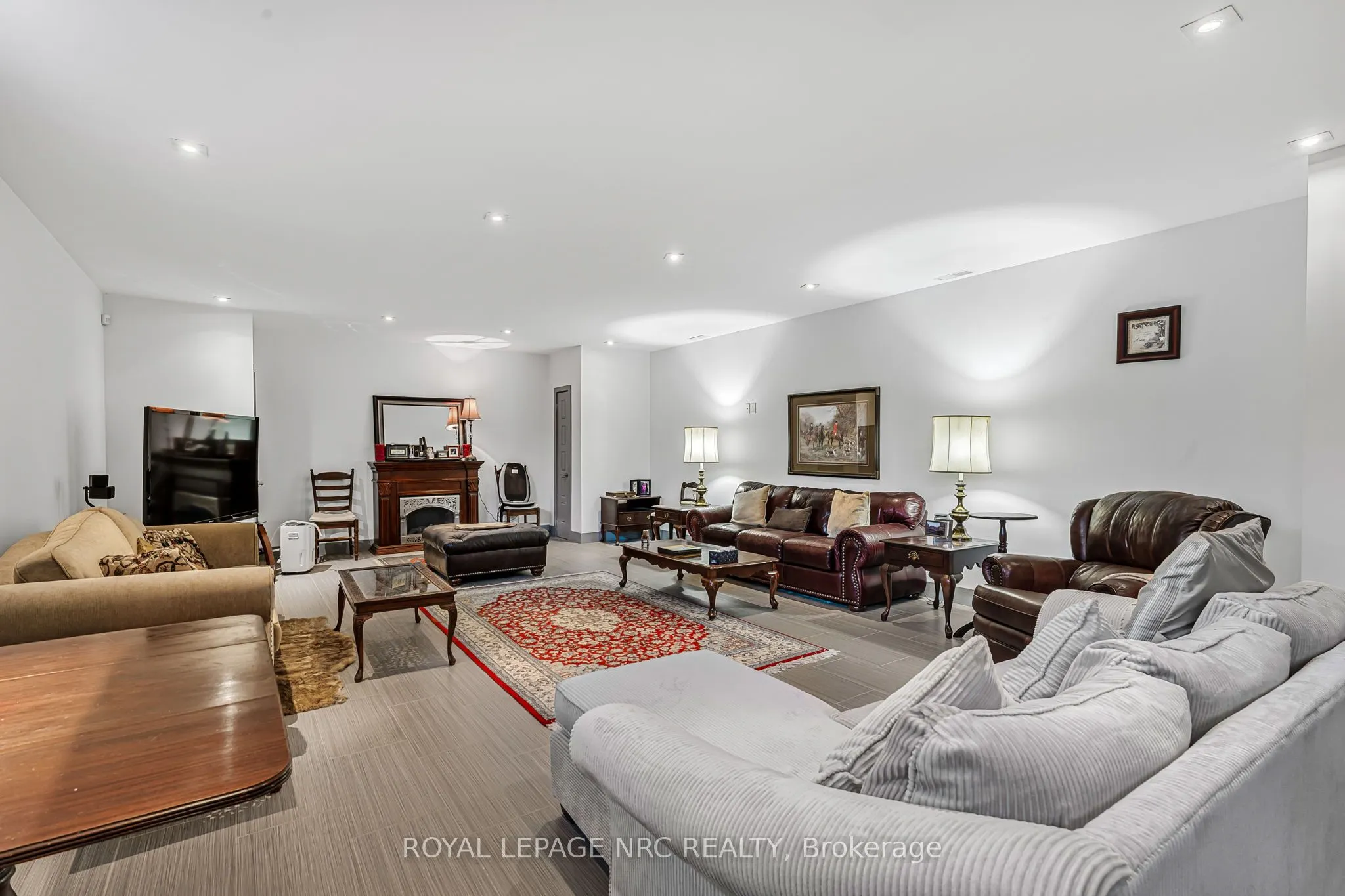 888 Edgemere Road