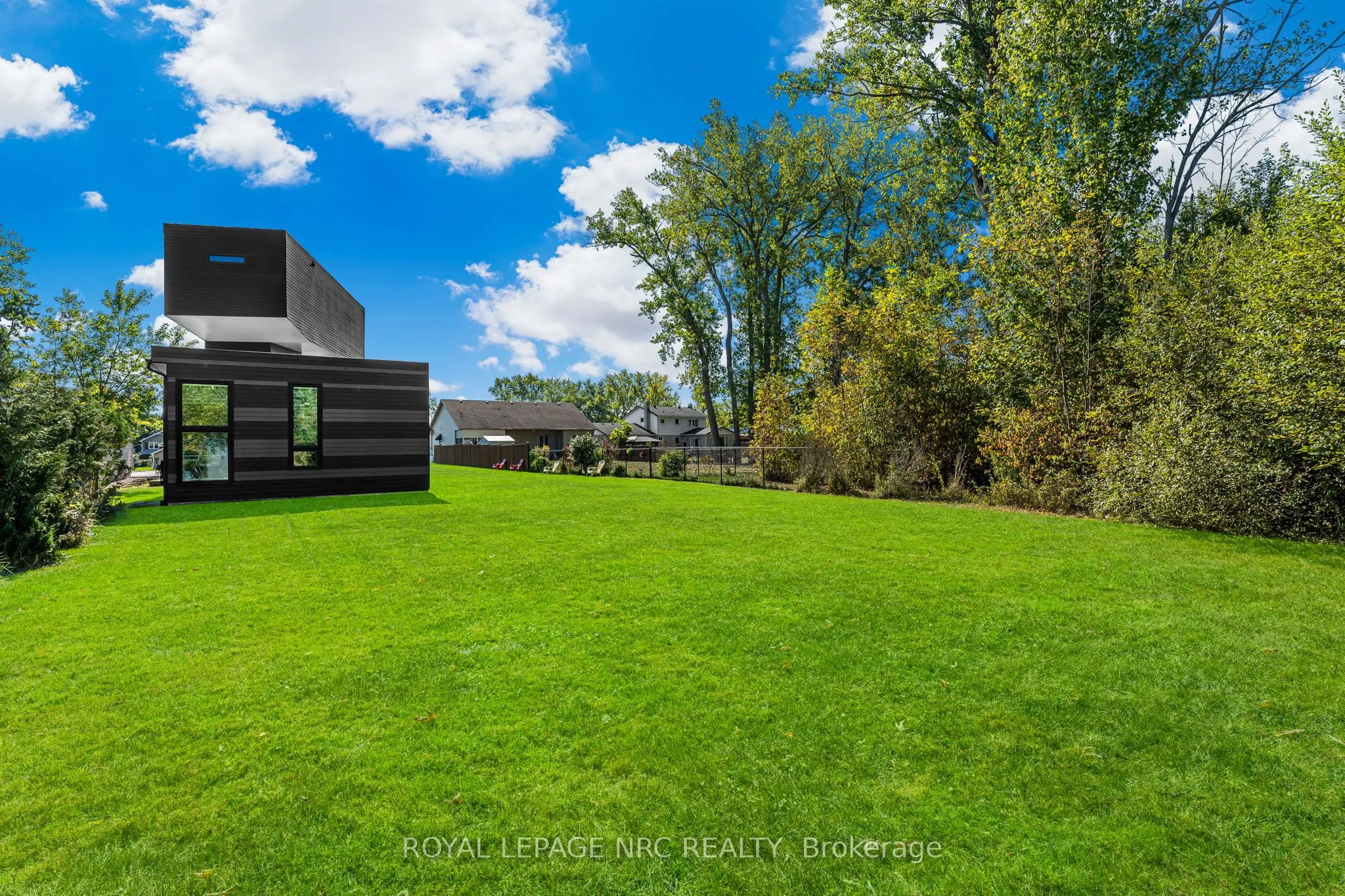888 Edgemere Road