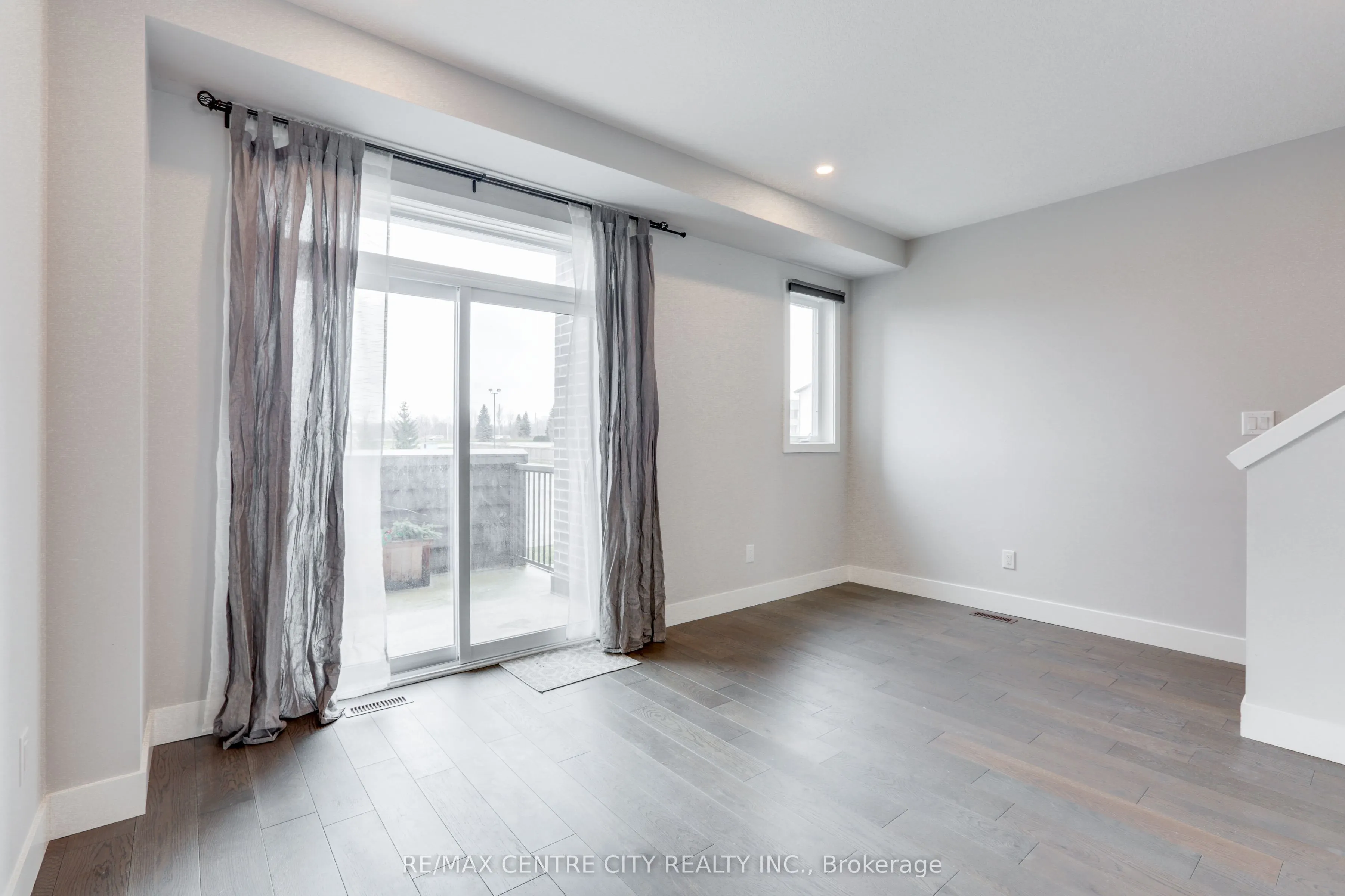 2070 Meadowgate Boulevard, #106