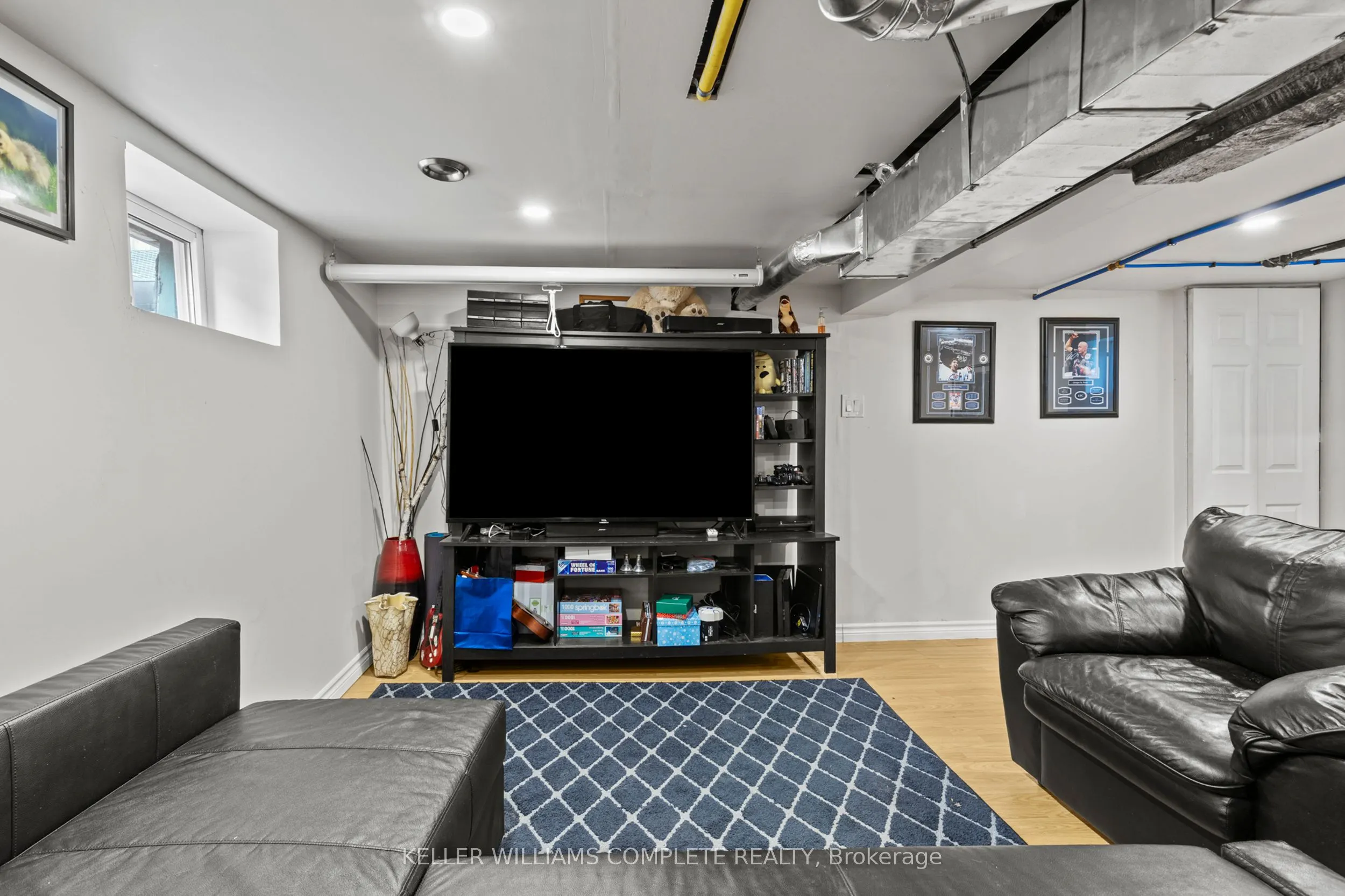 55 Albert Street W