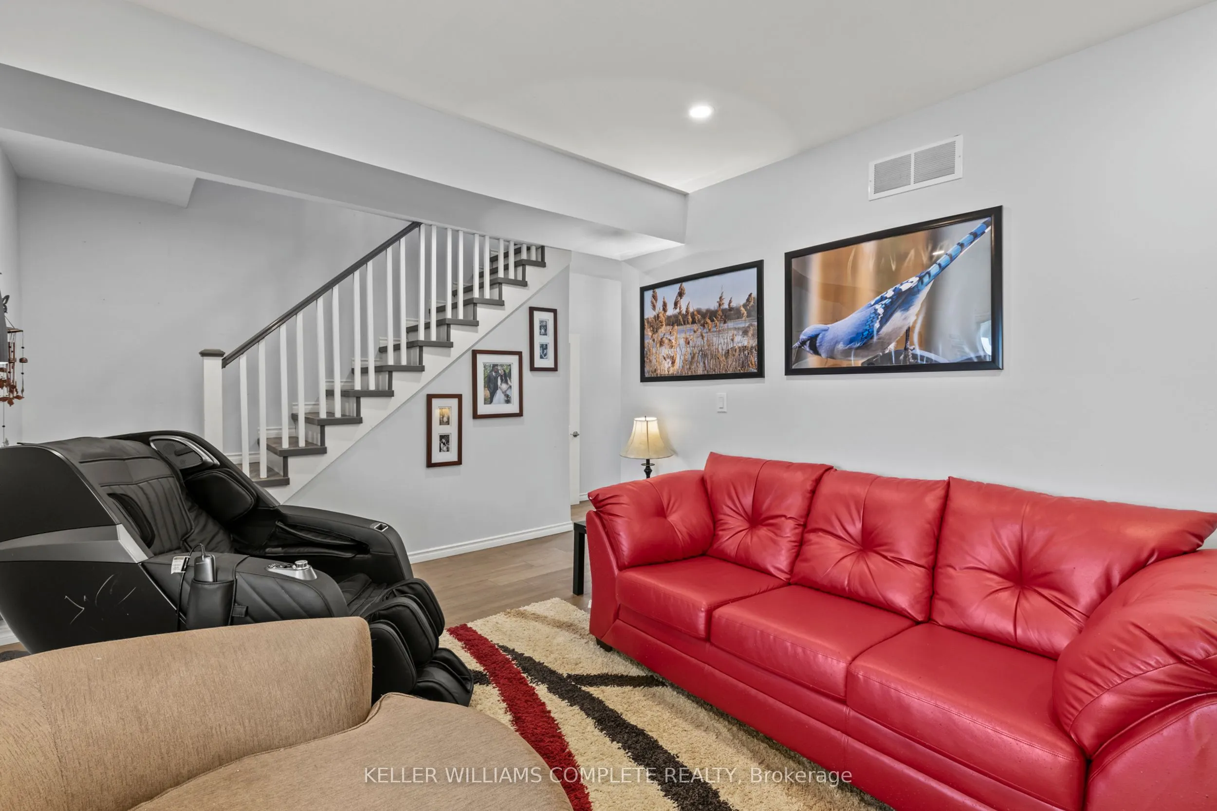 55 Albert Street W