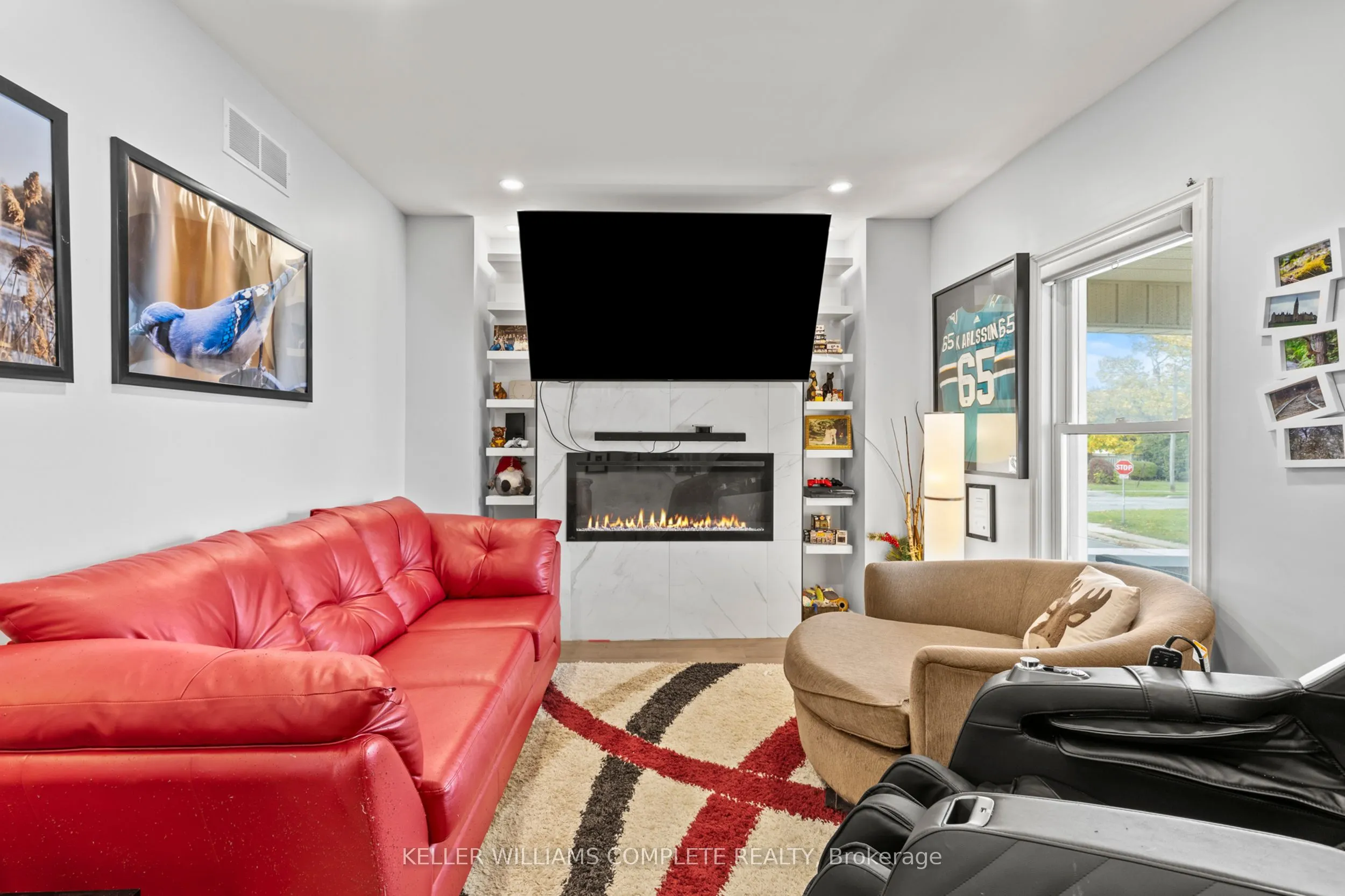 55 Albert Street W