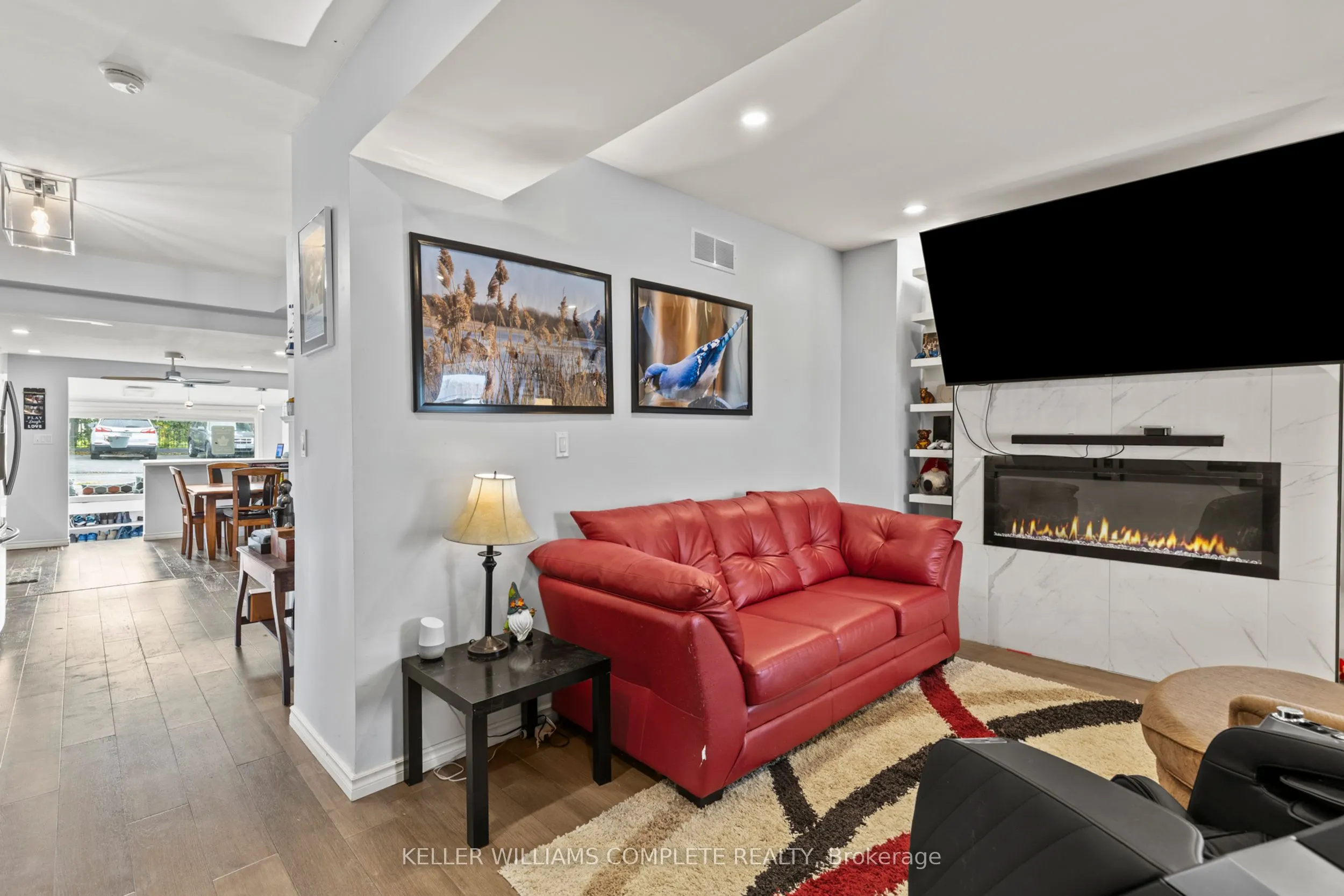 55 Albert Street W