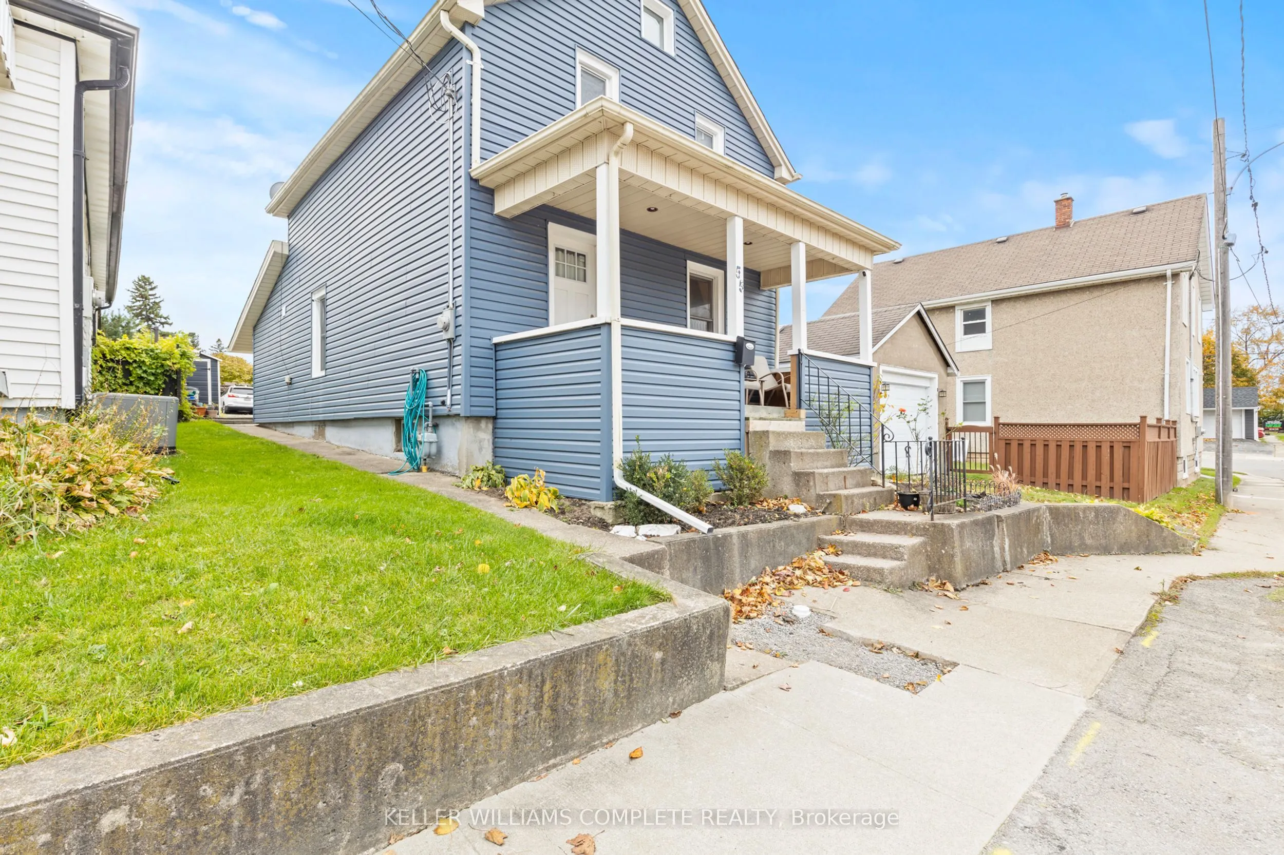 55 Albert Street W