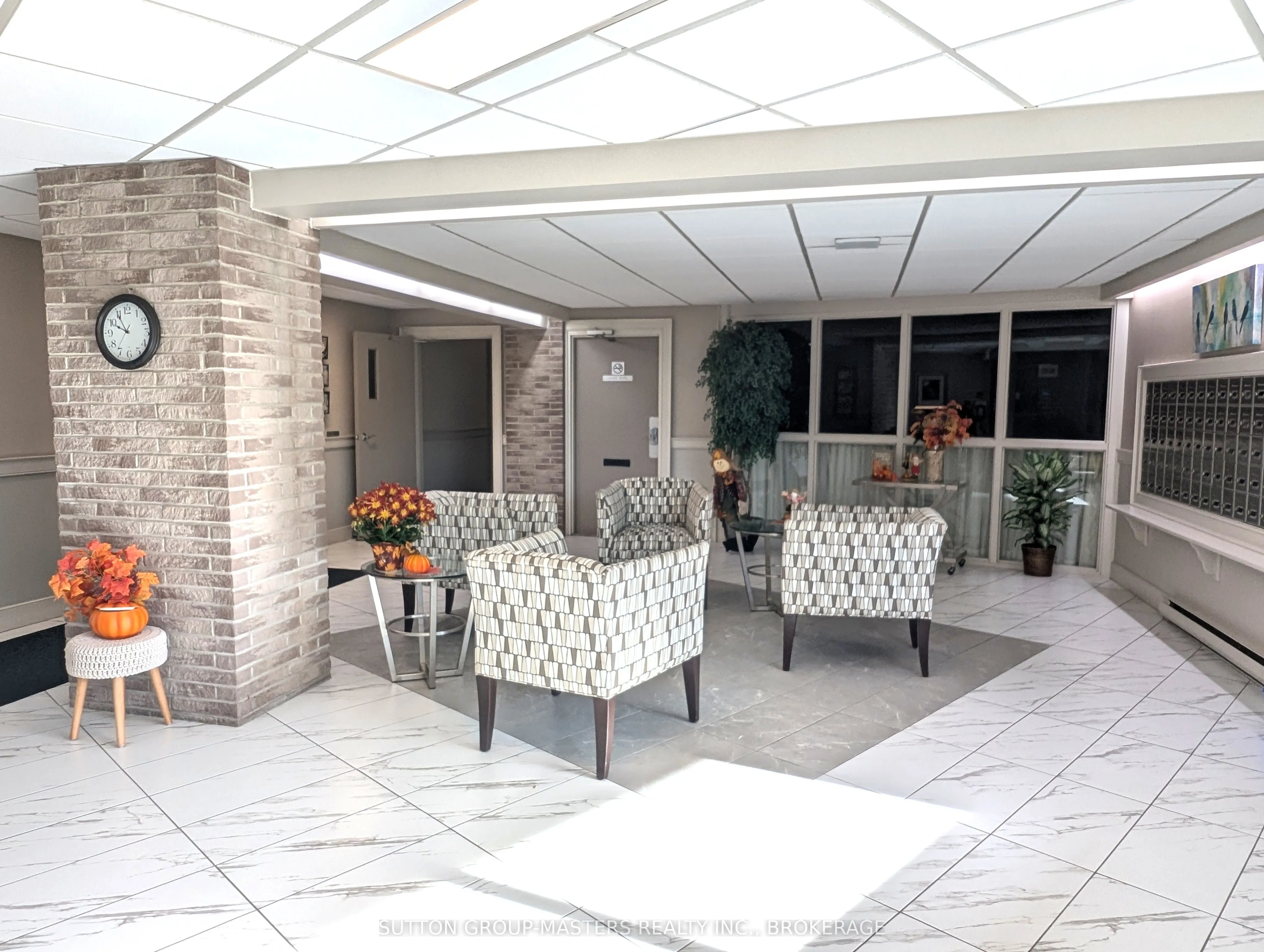 334 Queen Mary Road, #404