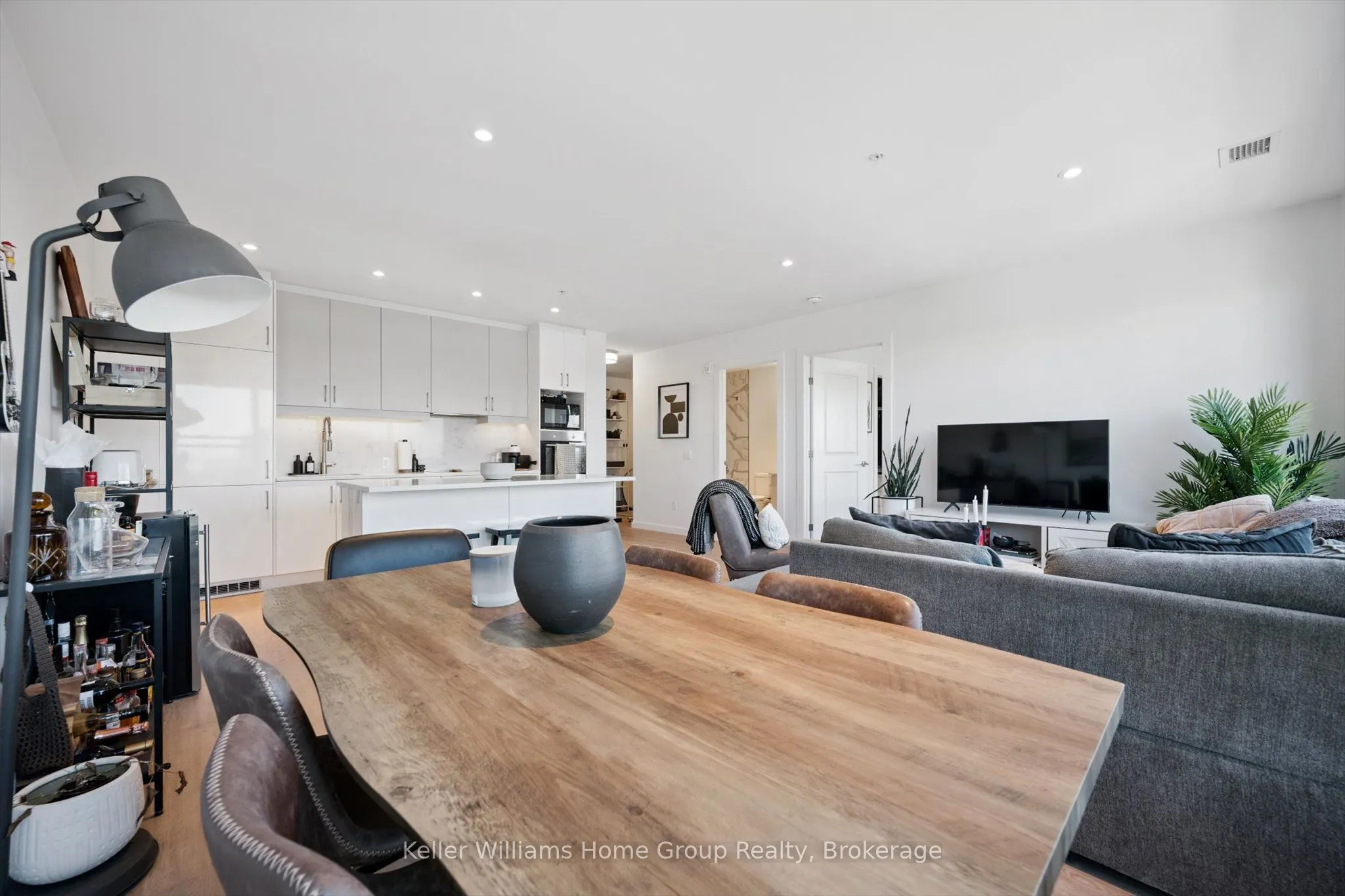 181 King Street S, #1105