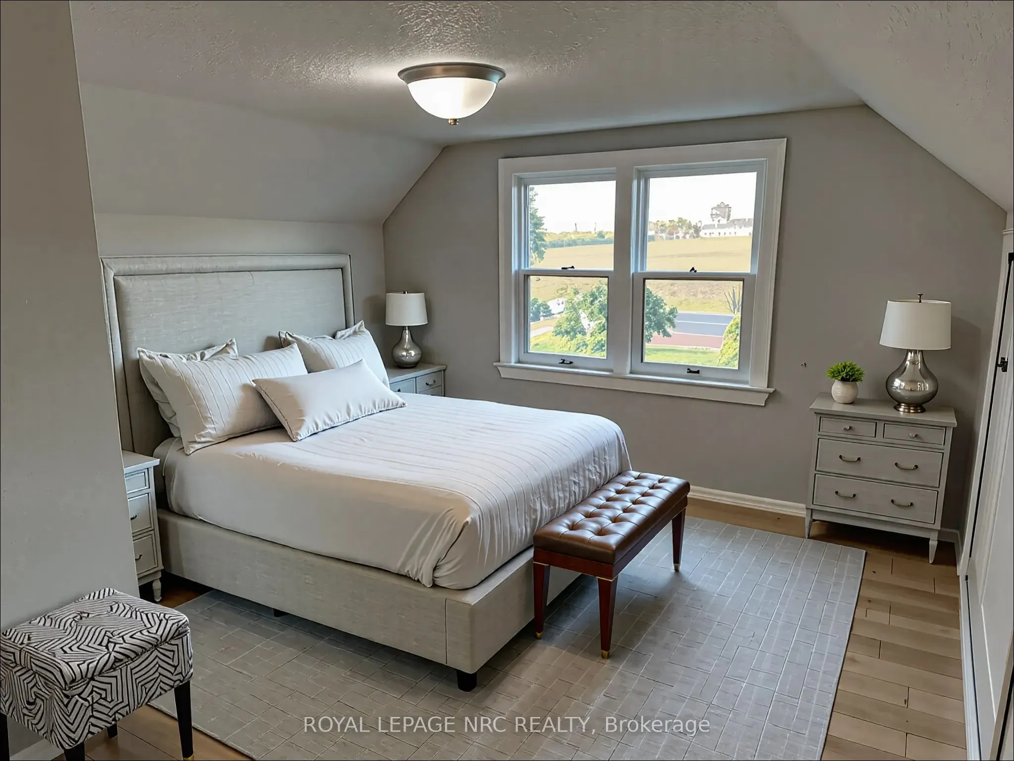 457 MAIN Street W