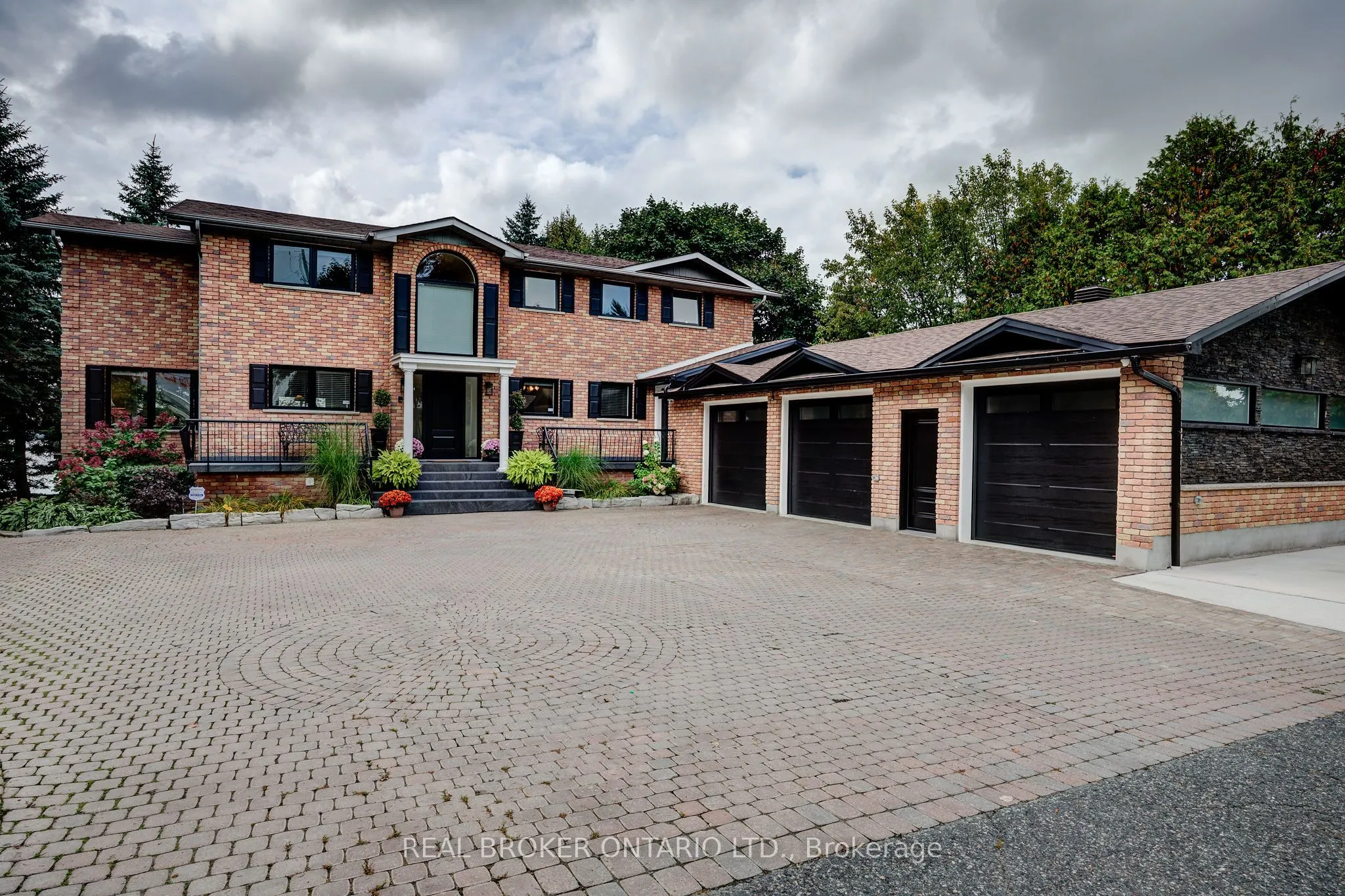 867 Admiral Drive