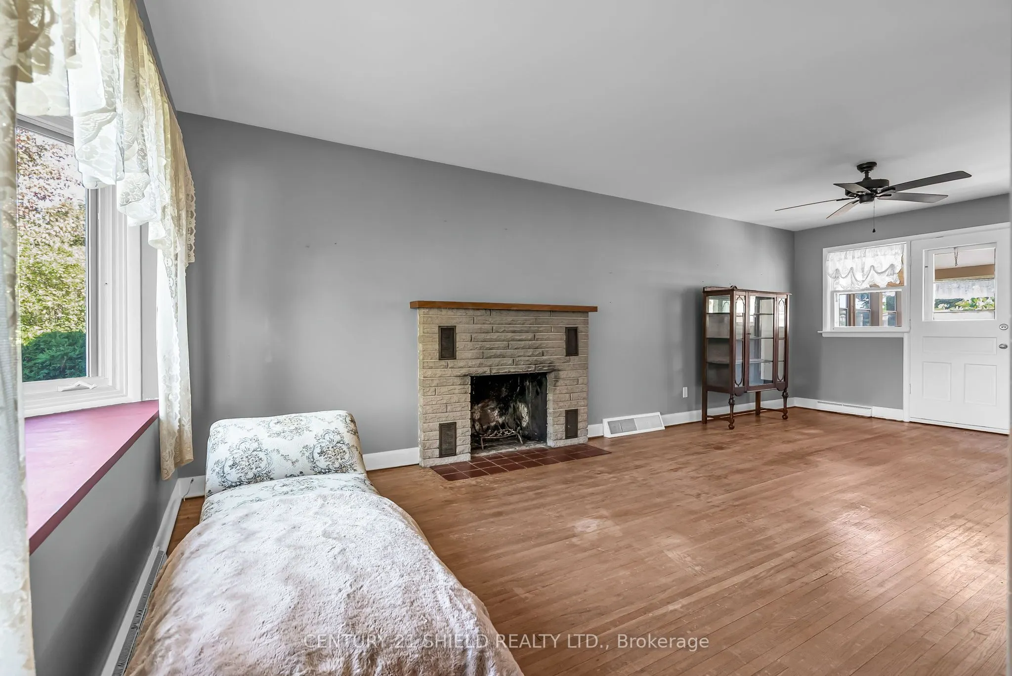 94 COLUMBIA Avenue