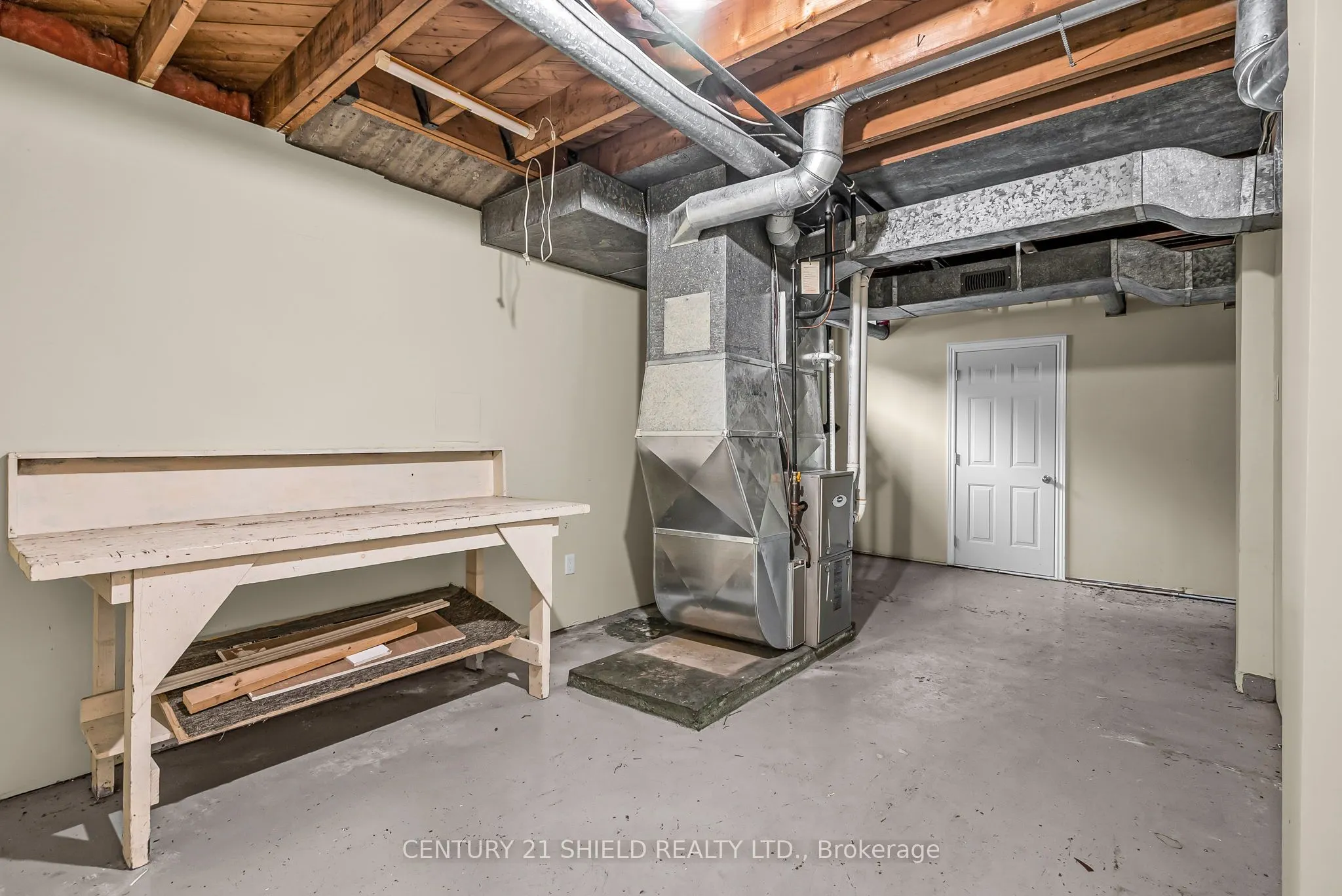 94 COLUMBIA Avenue