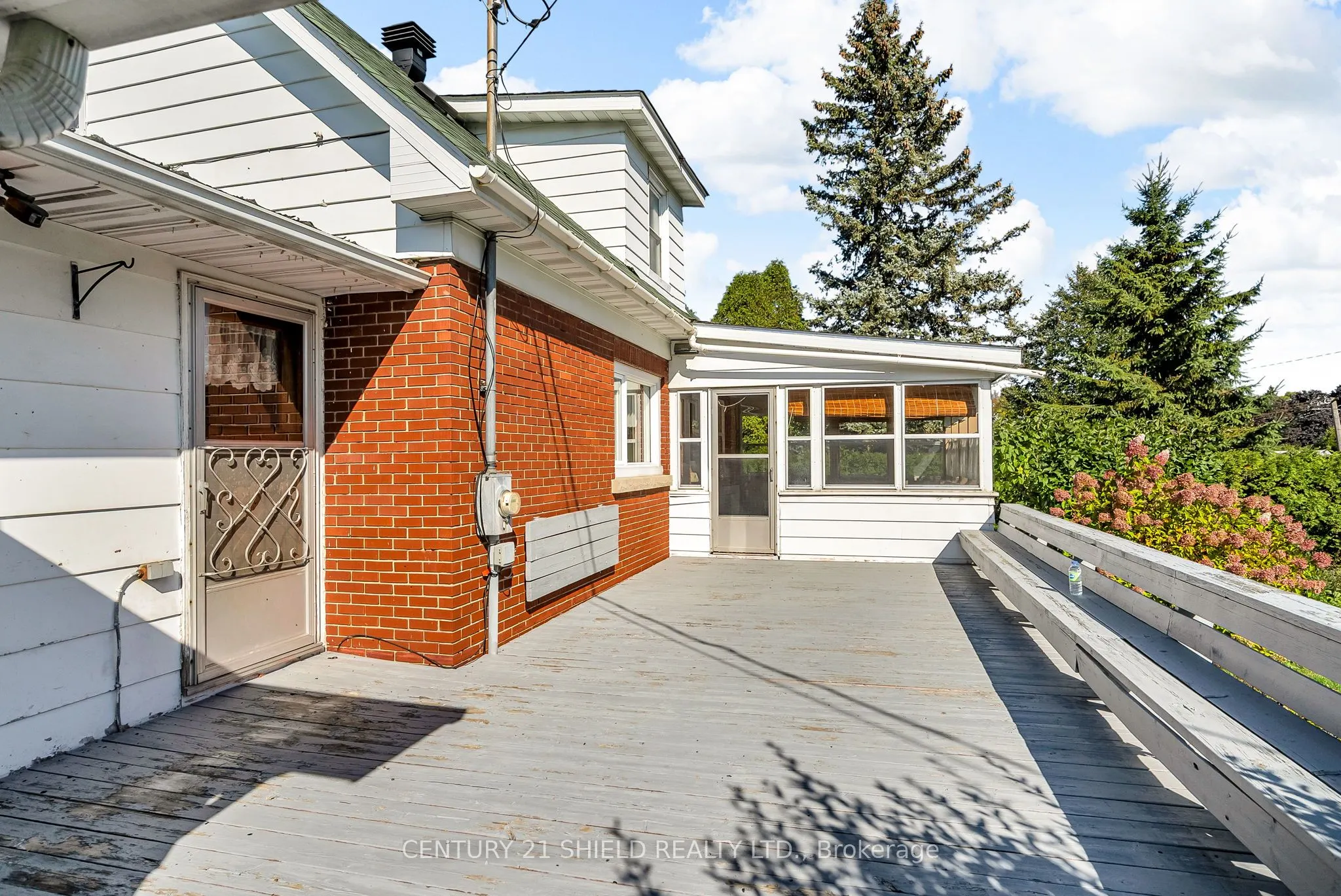 94 COLUMBIA Avenue