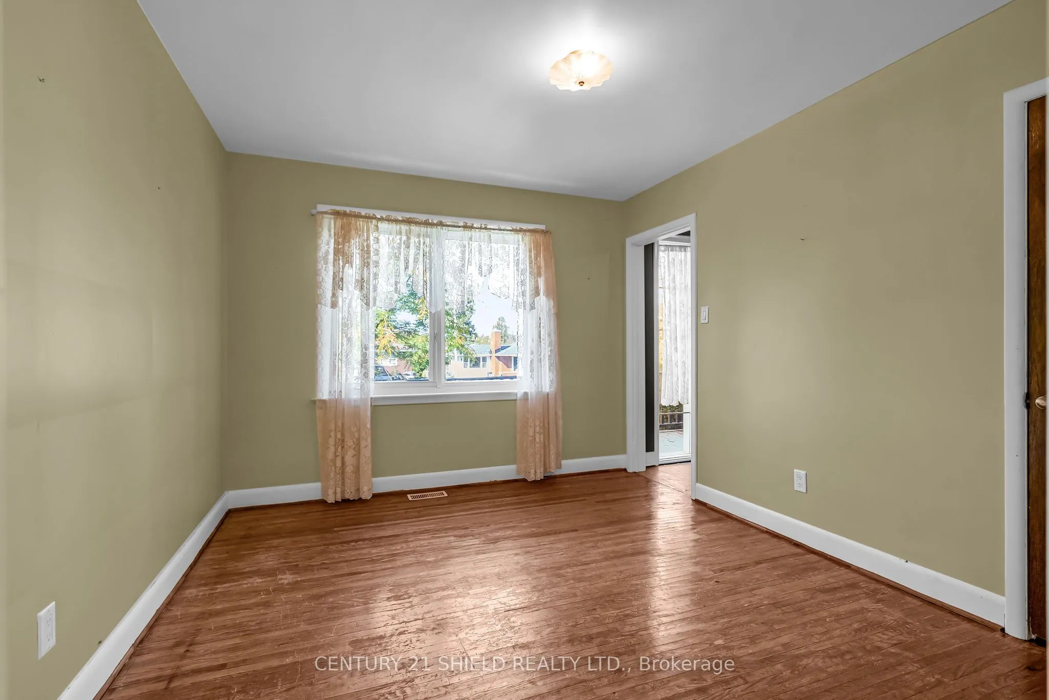 94 COLUMBIA Avenue