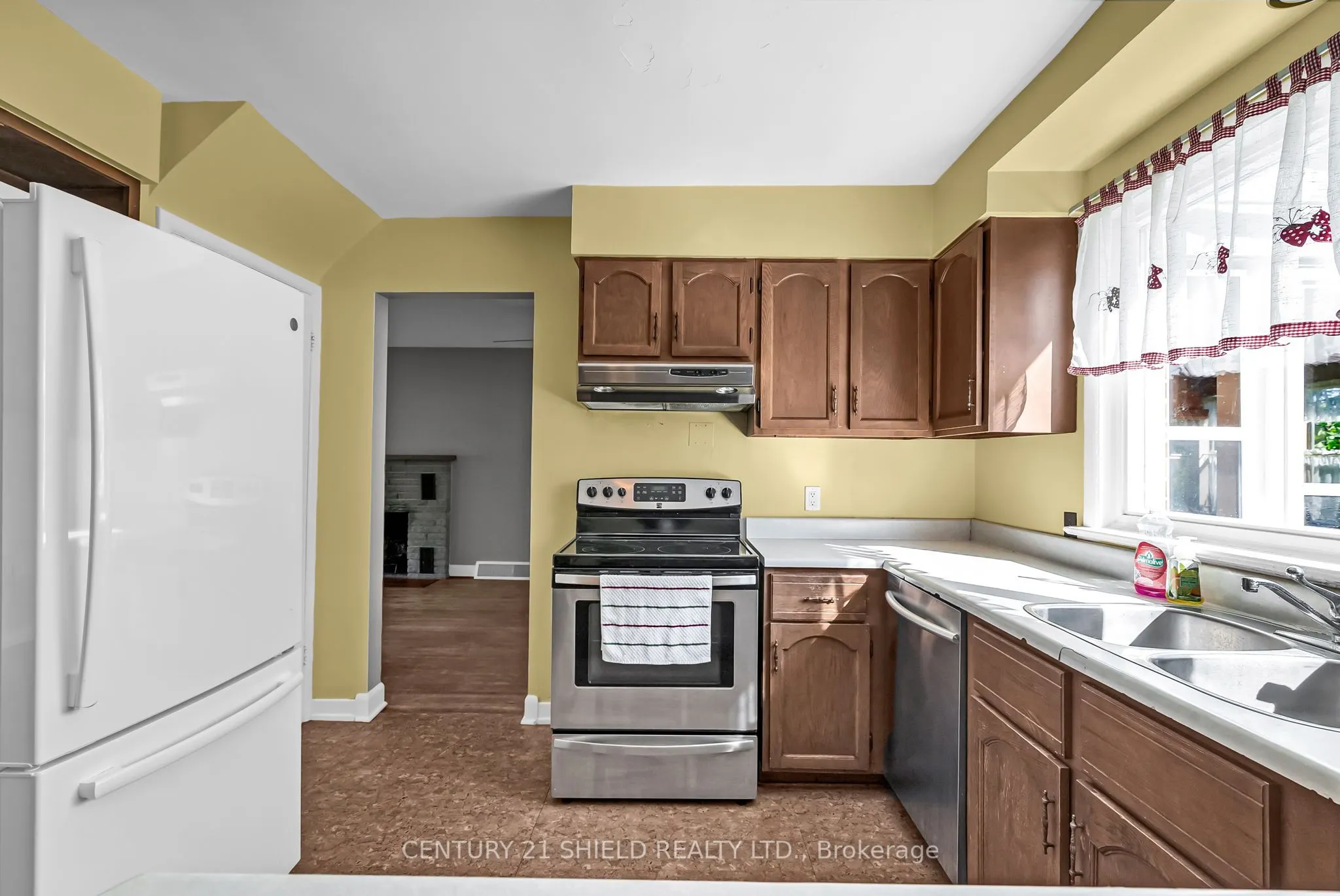 94 COLUMBIA Avenue