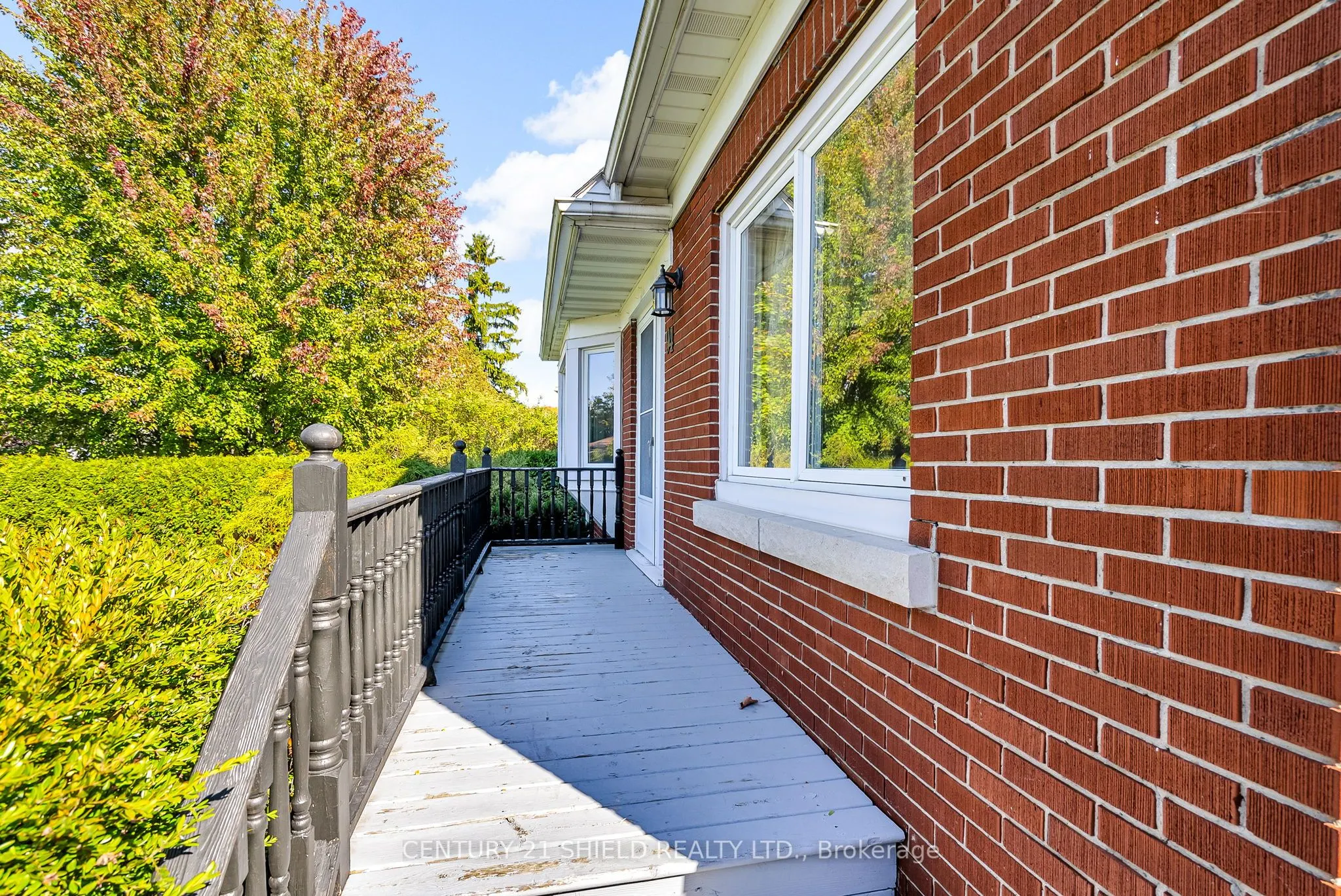94 COLUMBIA Avenue
