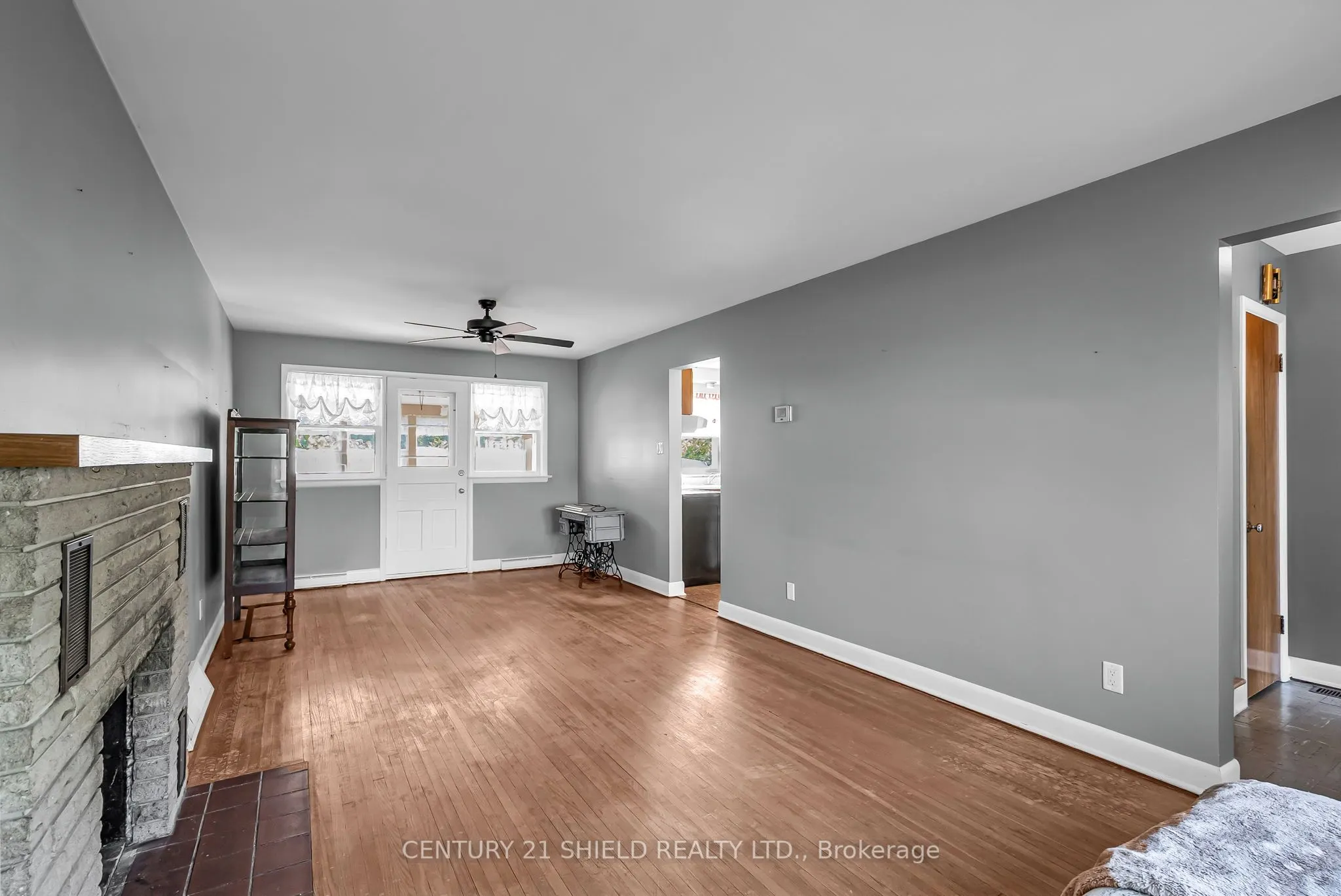 94 COLUMBIA Avenue