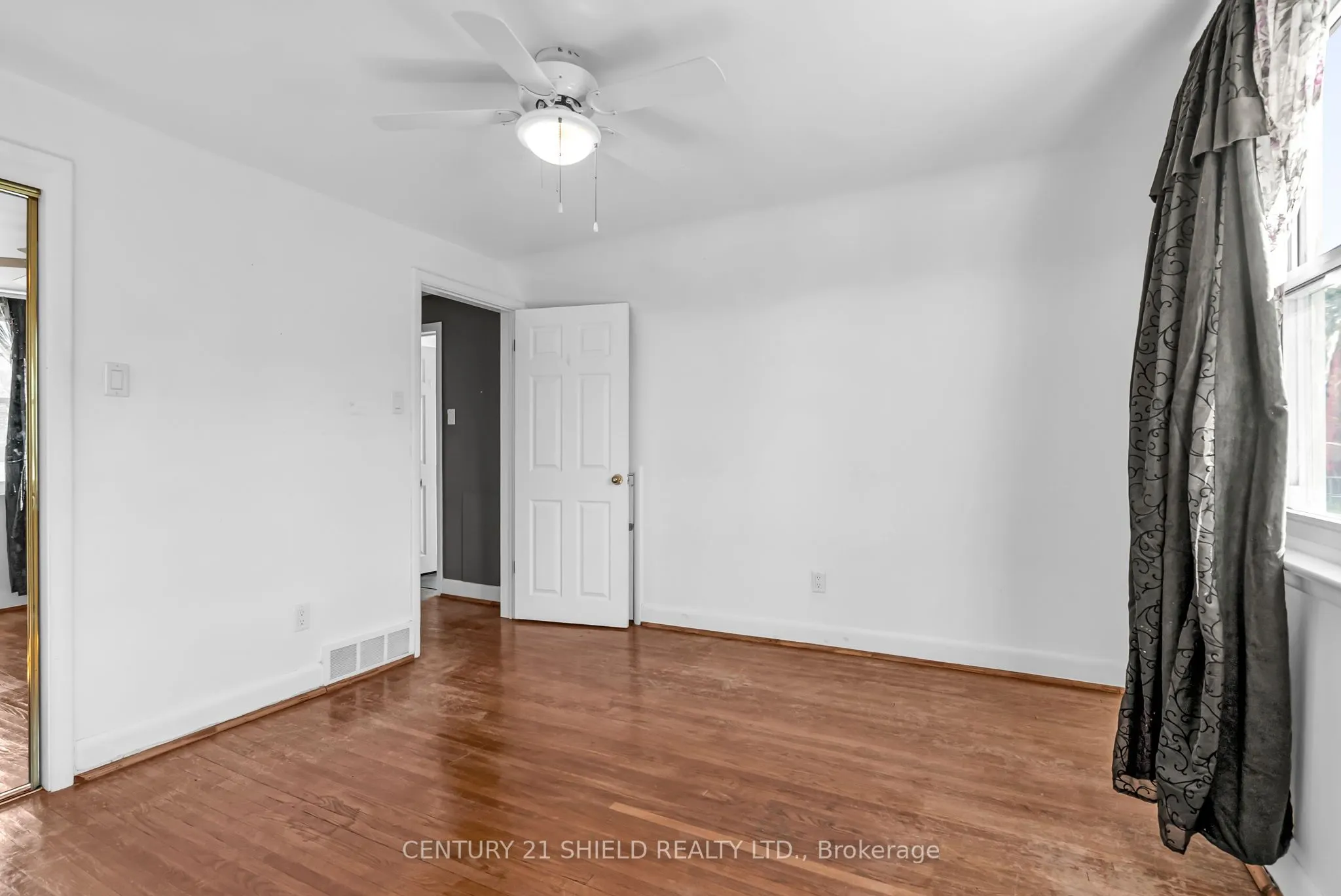 94 COLUMBIA Avenue