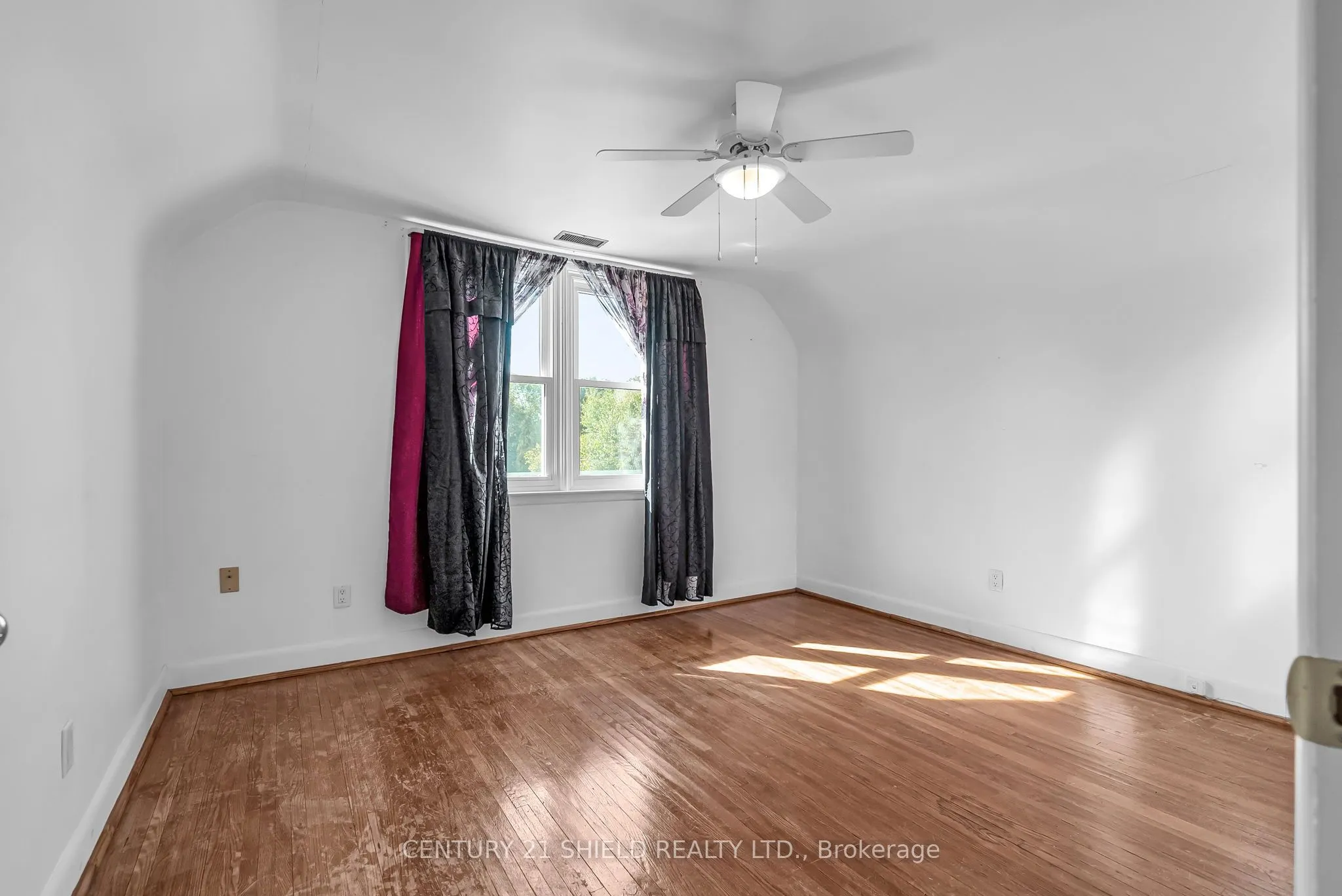 94 COLUMBIA Avenue