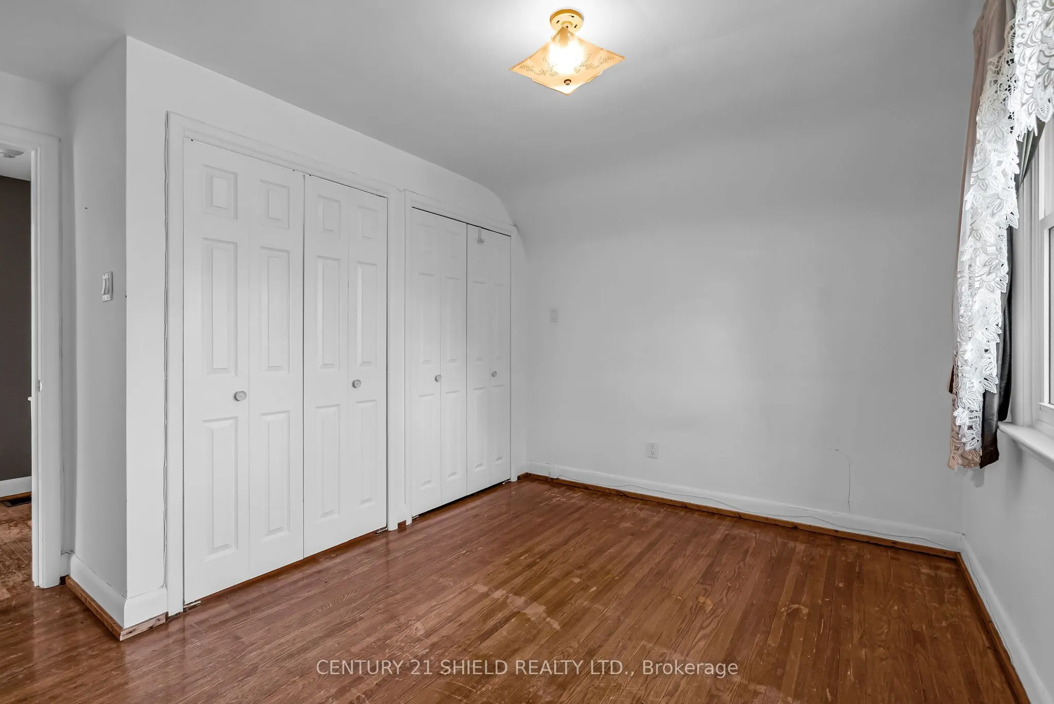 94 COLUMBIA Avenue