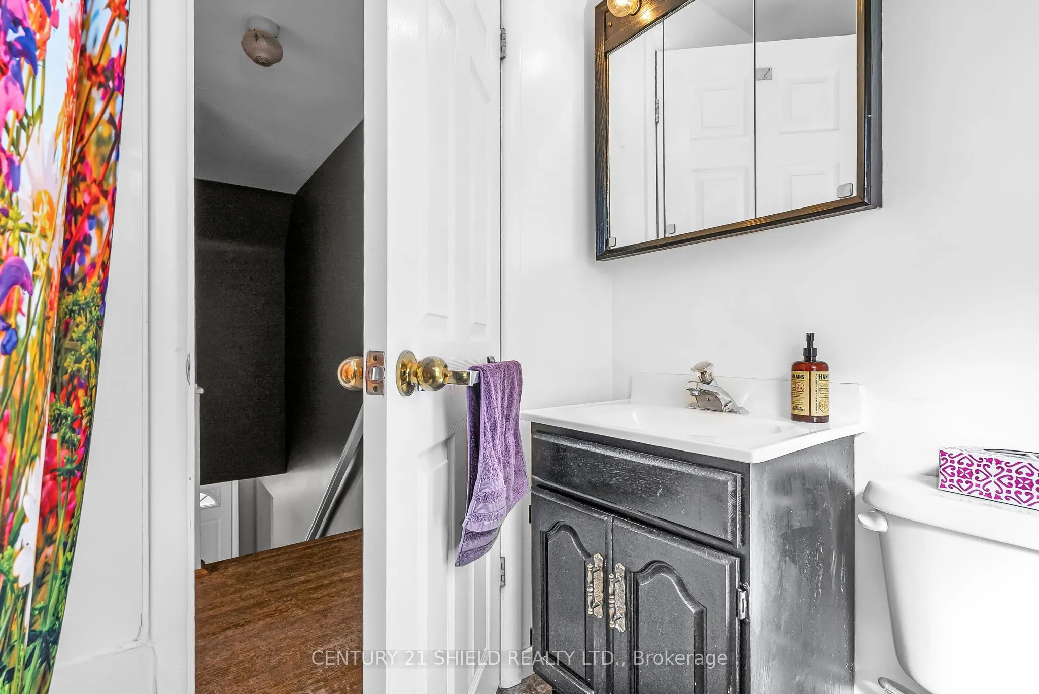 94 COLUMBIA Avenue