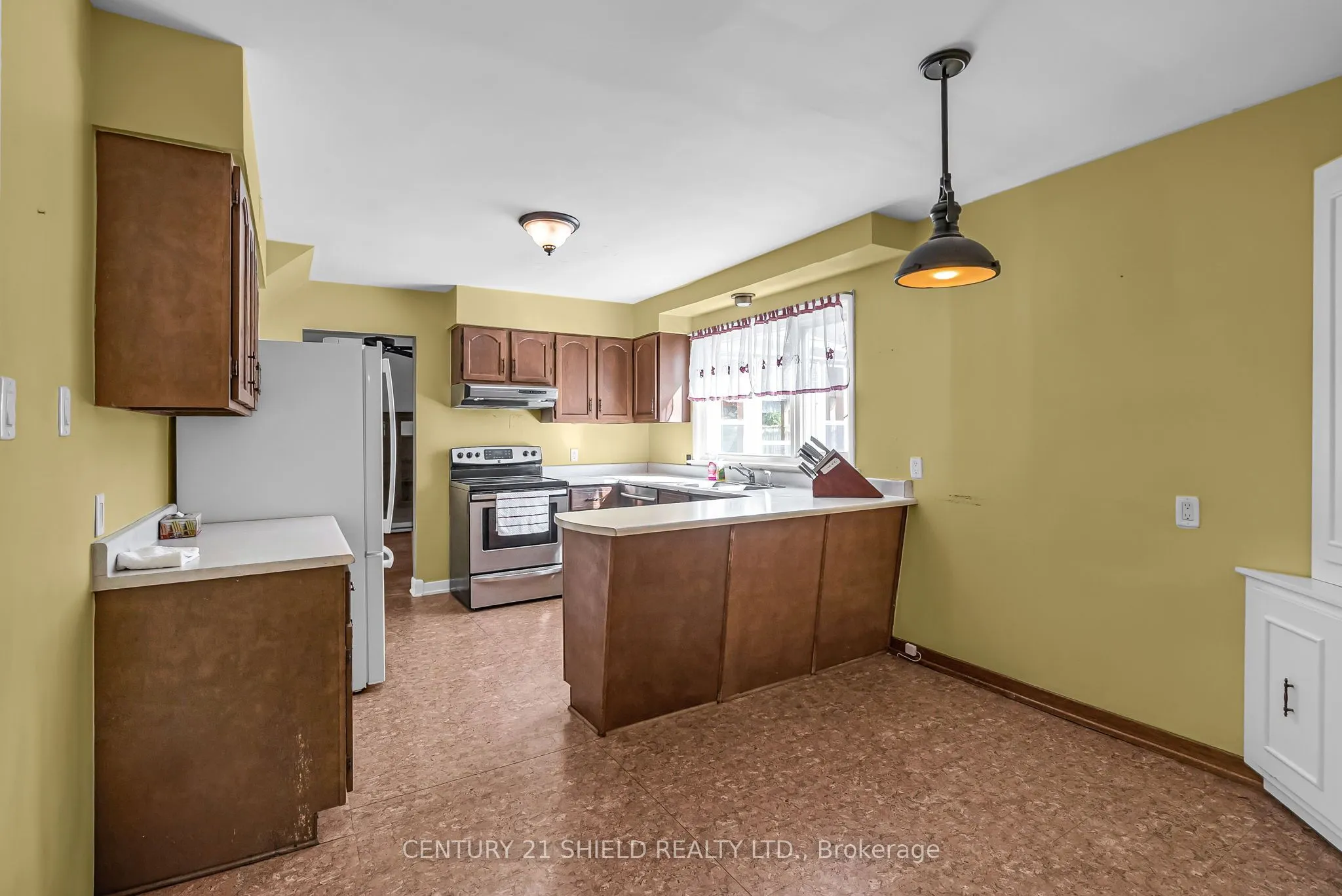 94 COLUMBIA Avenue