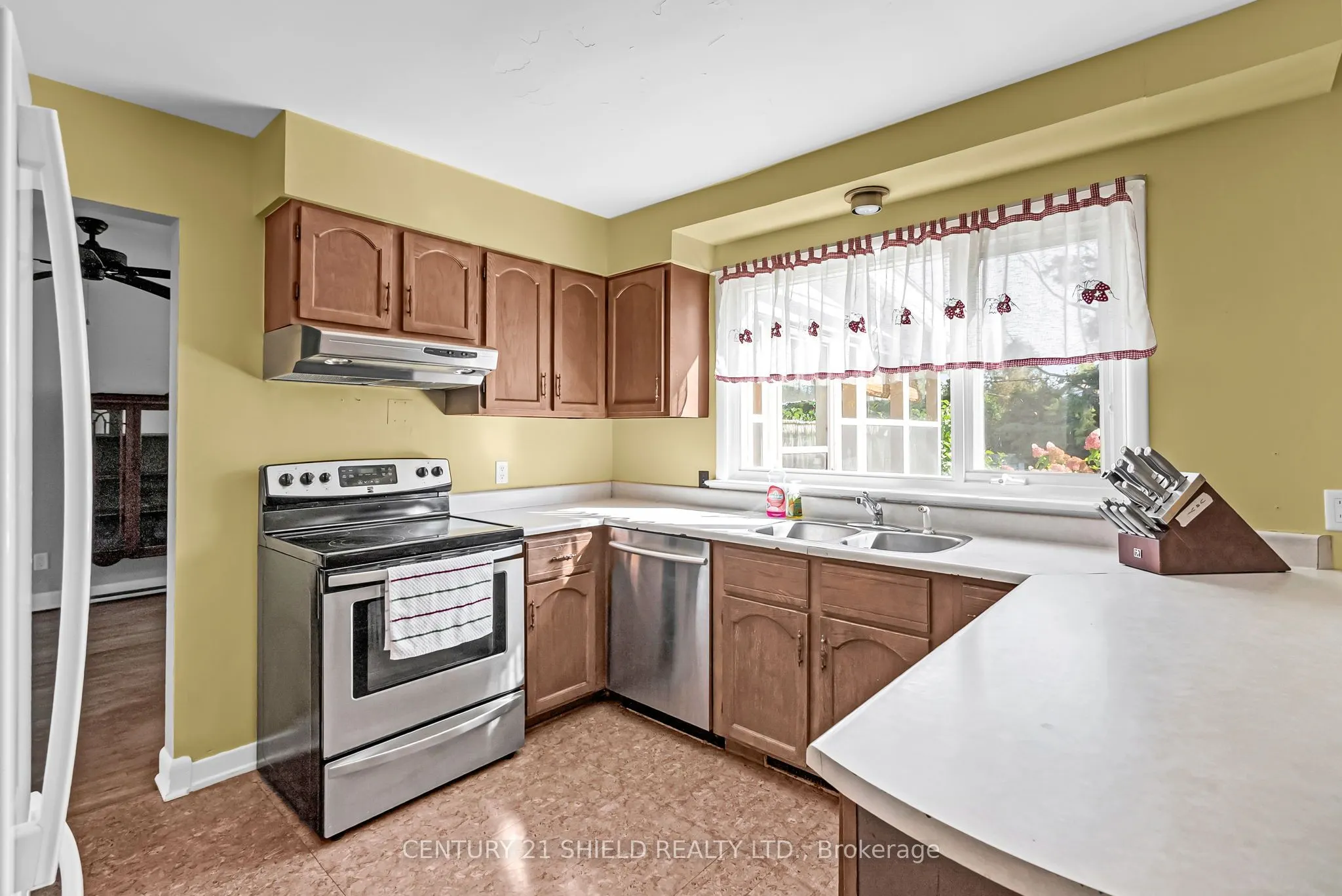 94 COLUMBIA Avenue