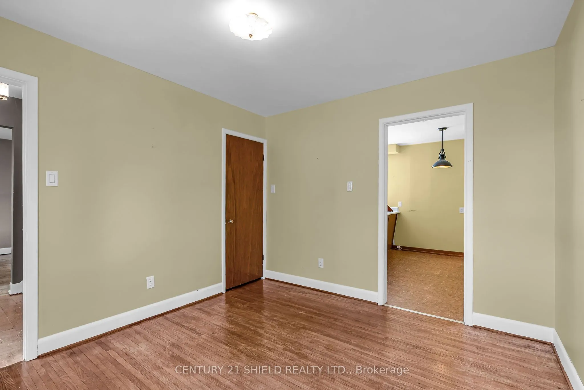 94 COLUMBIA Avenue