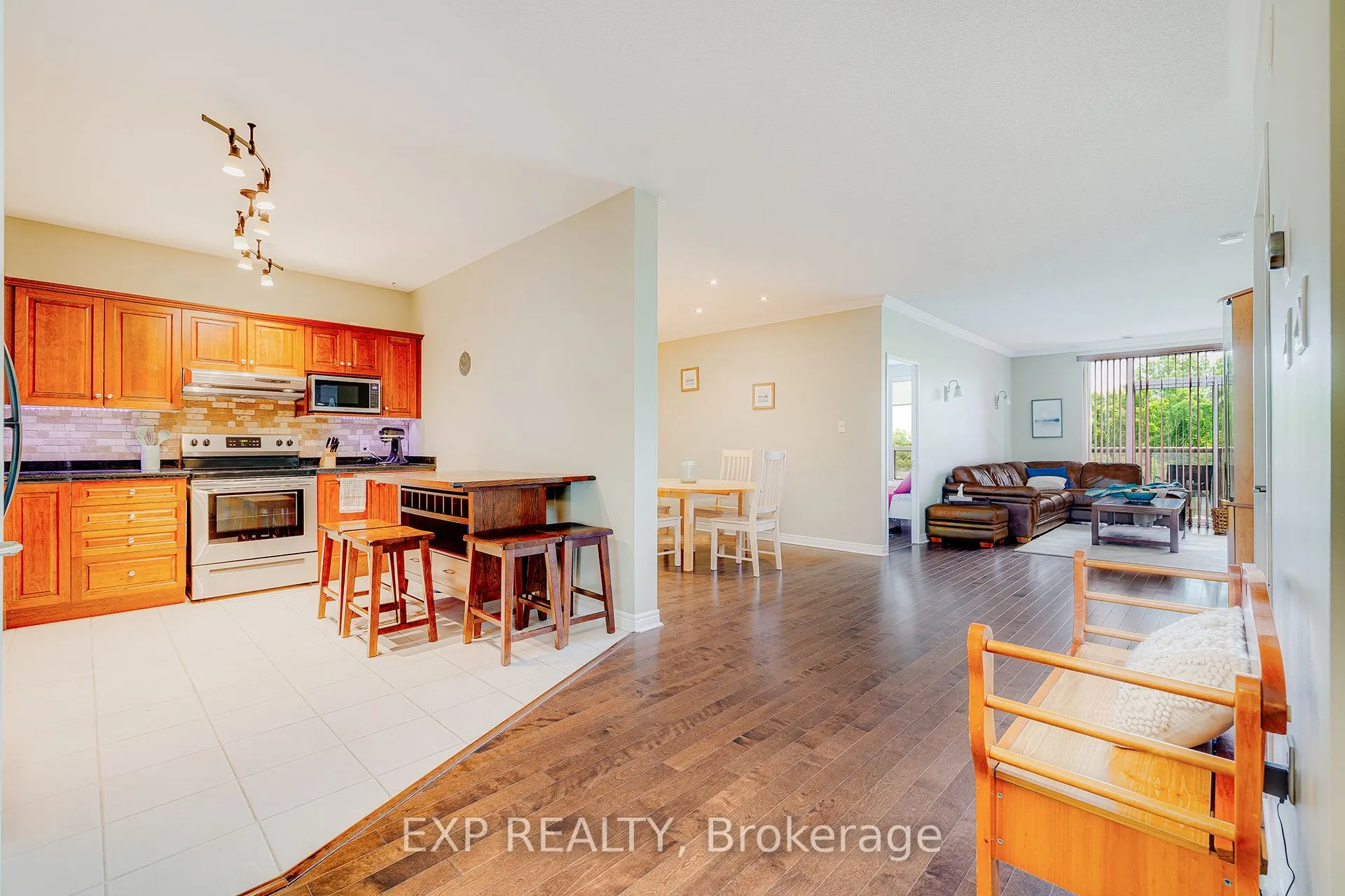 255 Keats Way, #403