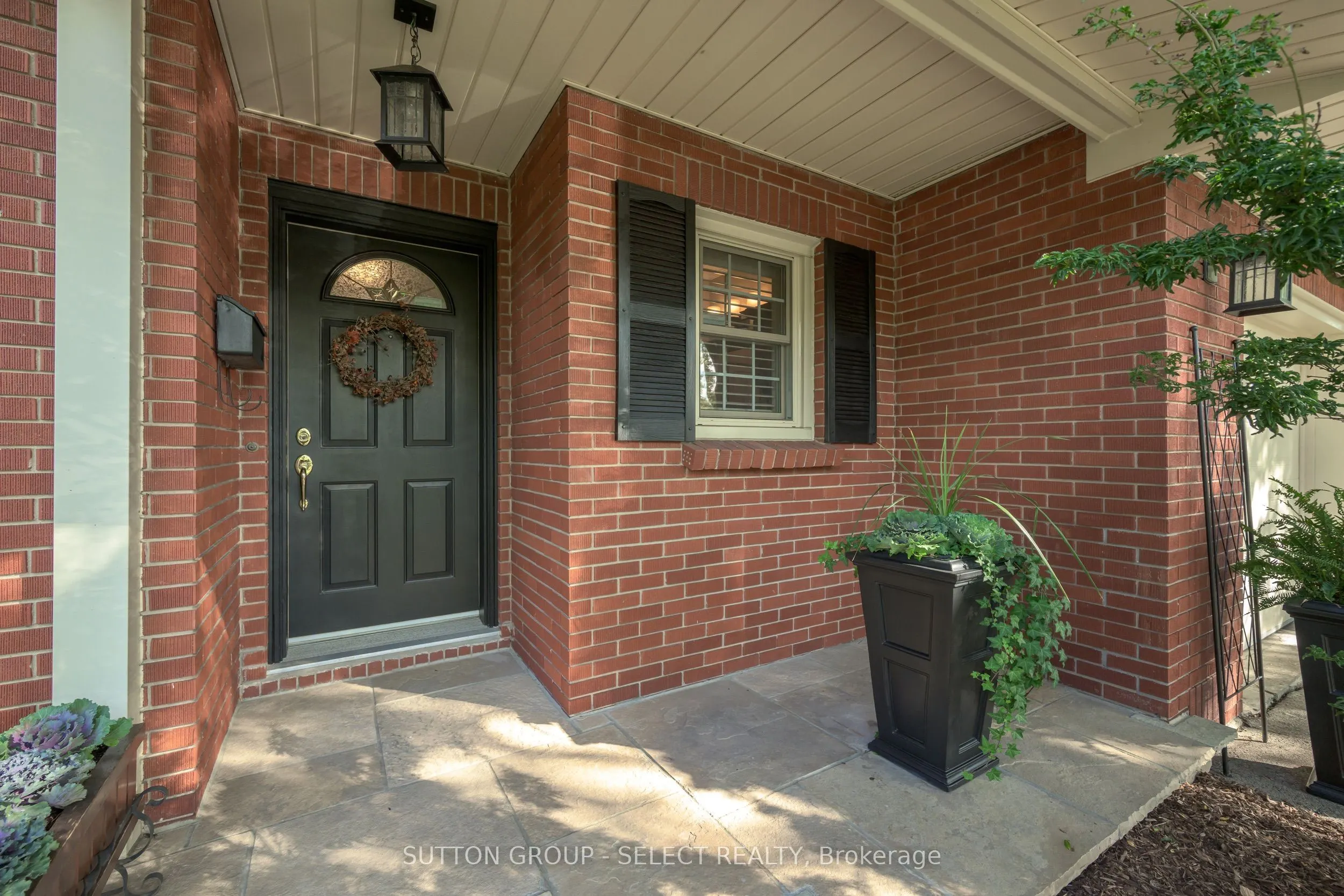272 Commissioners Road E