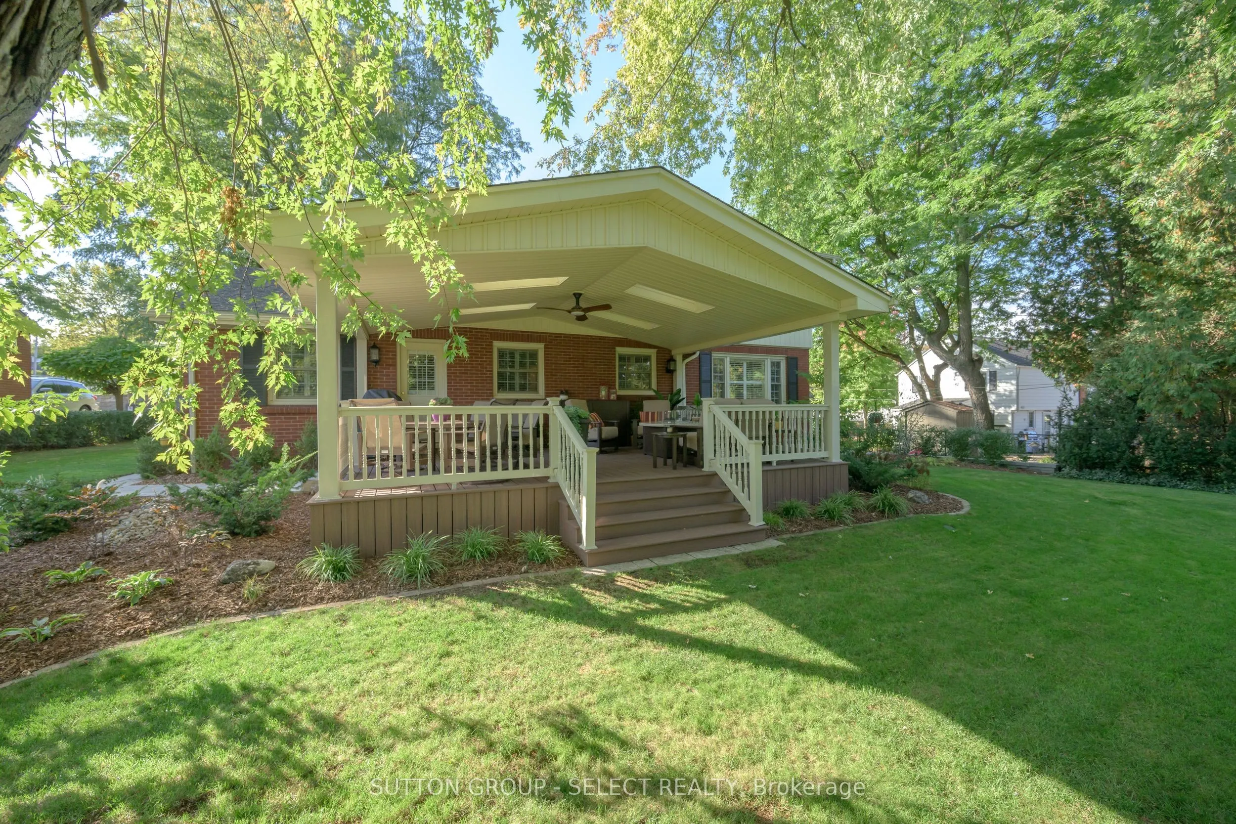 272 Commissioners Road E