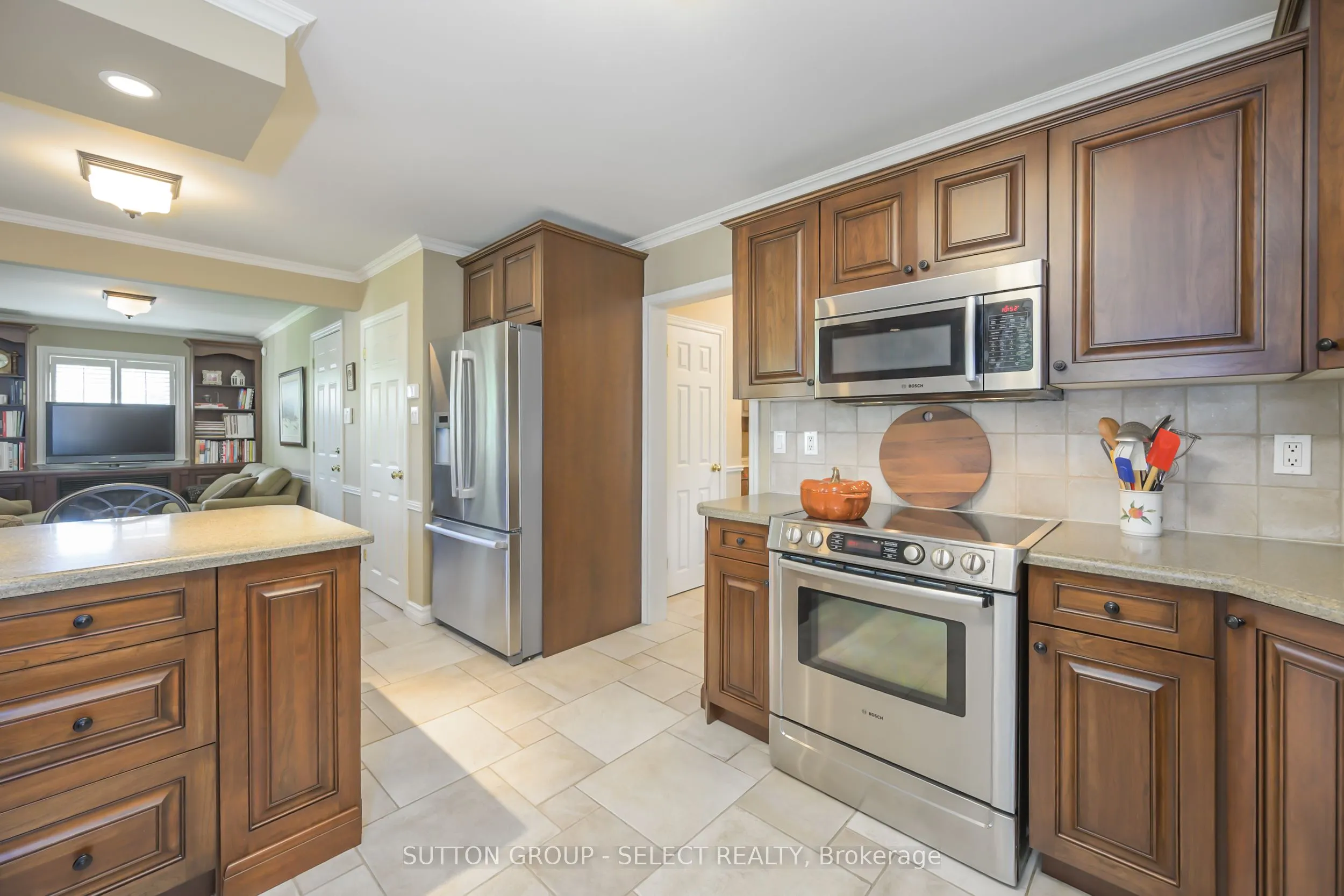 272 Commissioners Road E