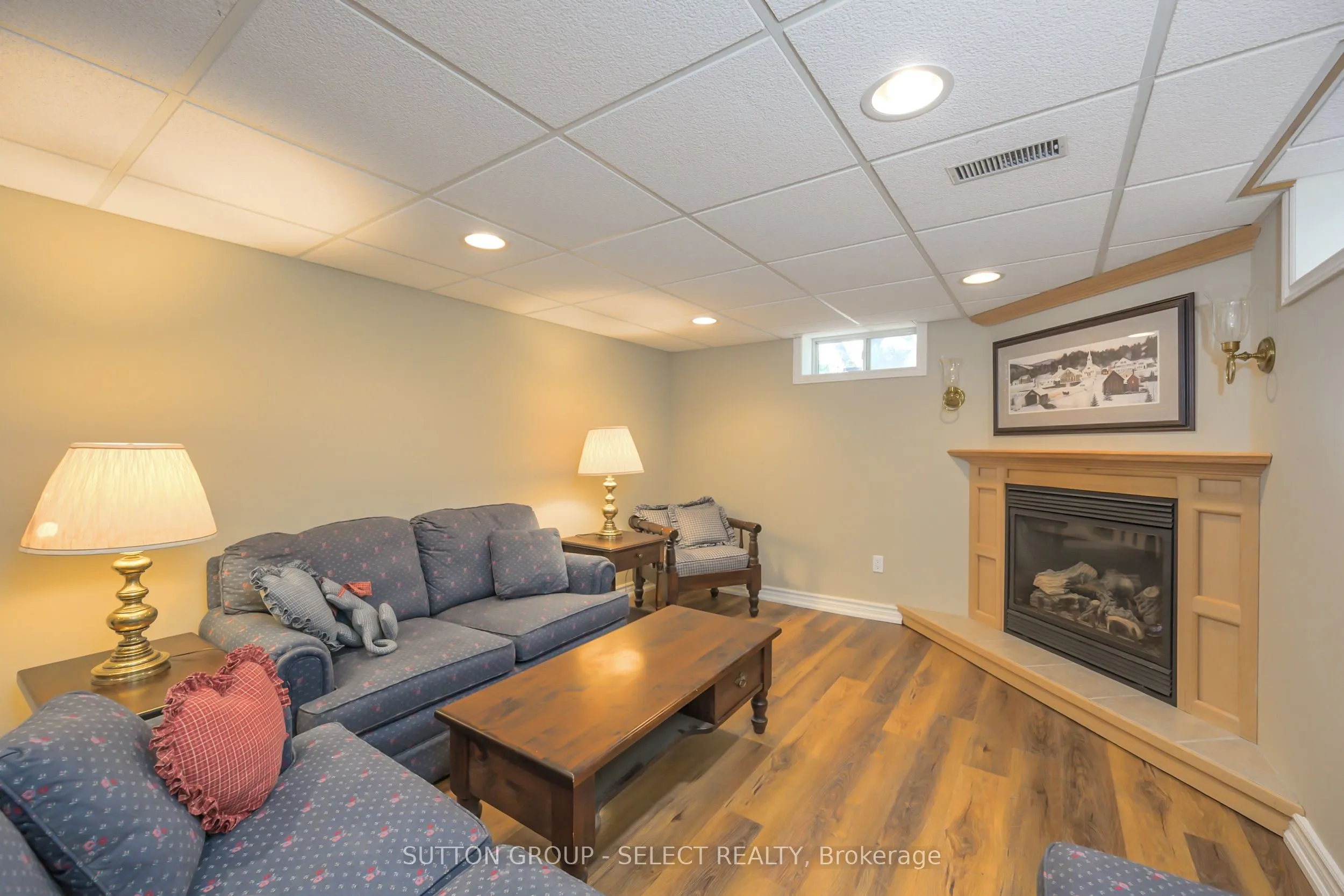 272 Commissioners Road E