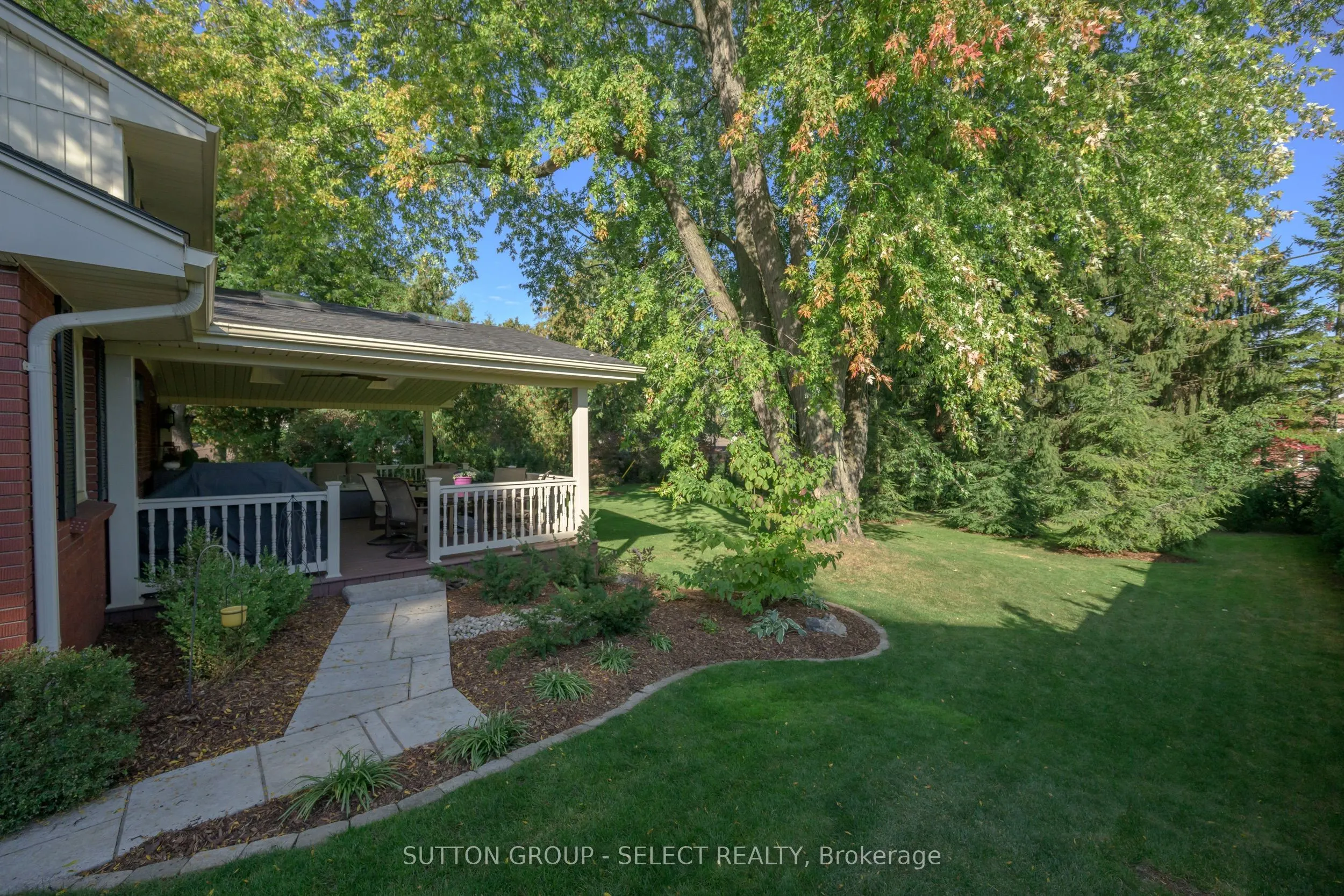 272 Commissioners Road E