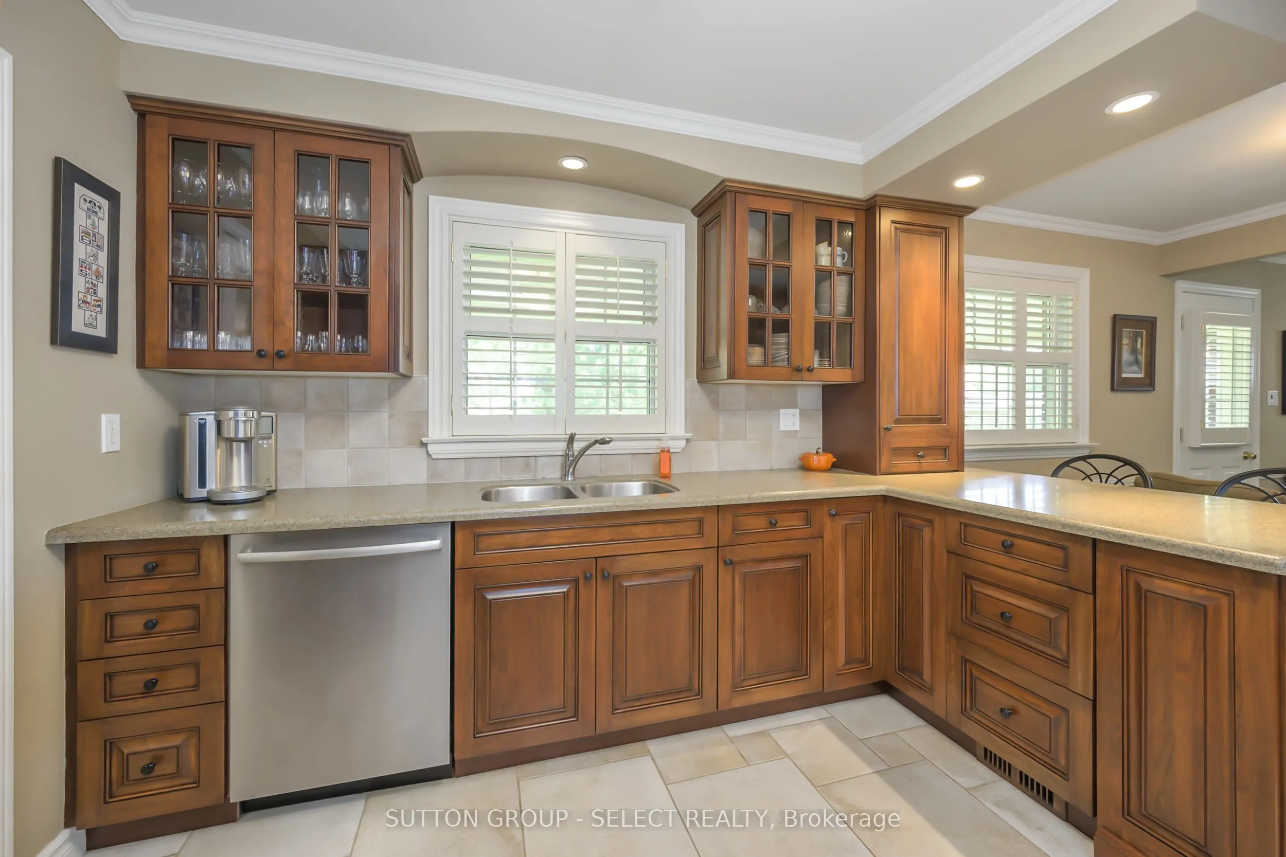 272 Commissioners Road E