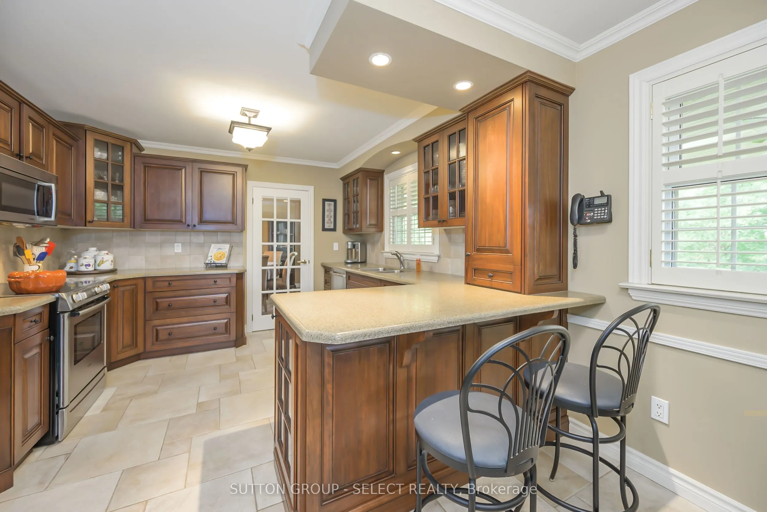 272 Commissioners Road E