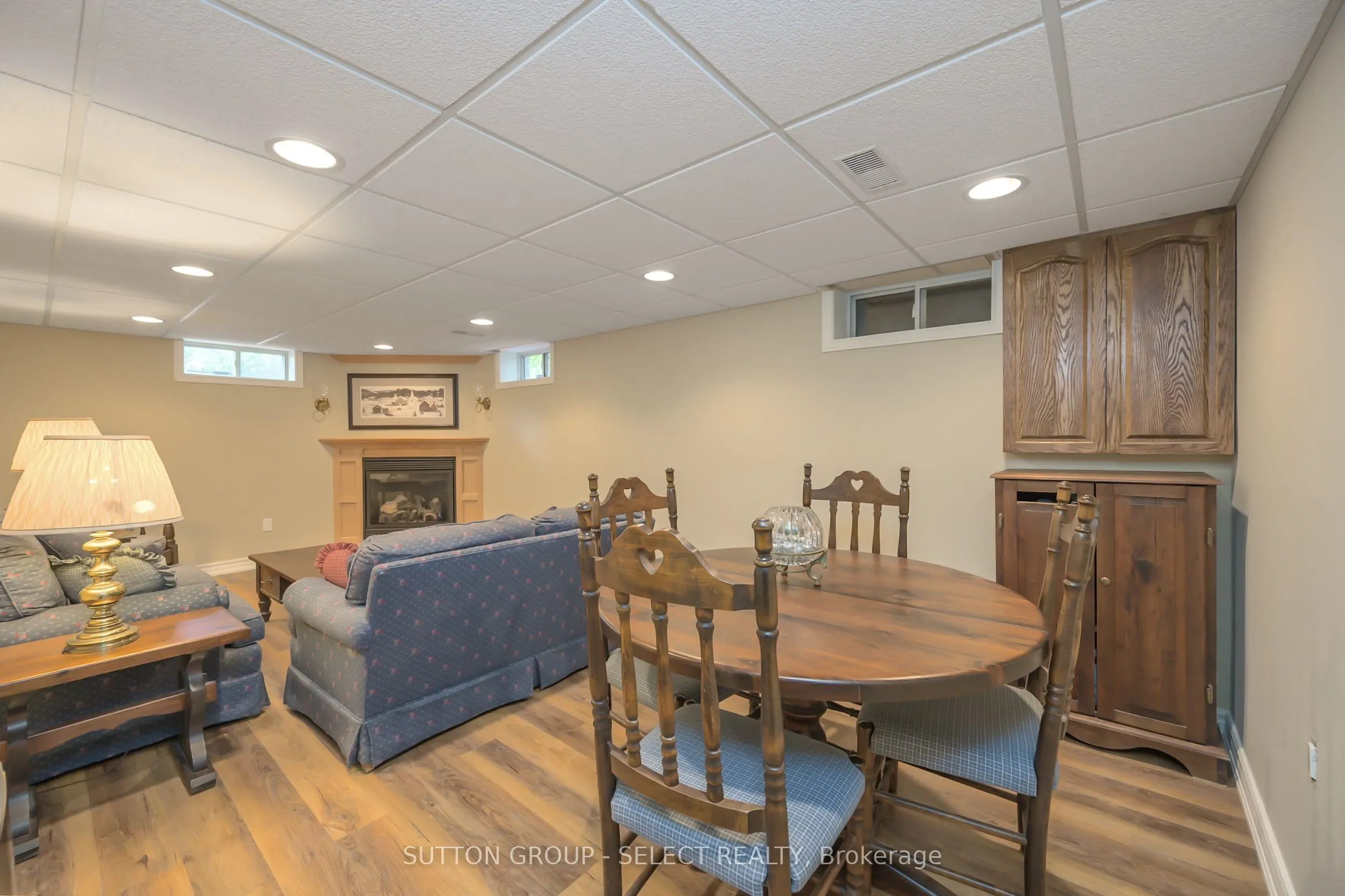 272 Commissioners Road E