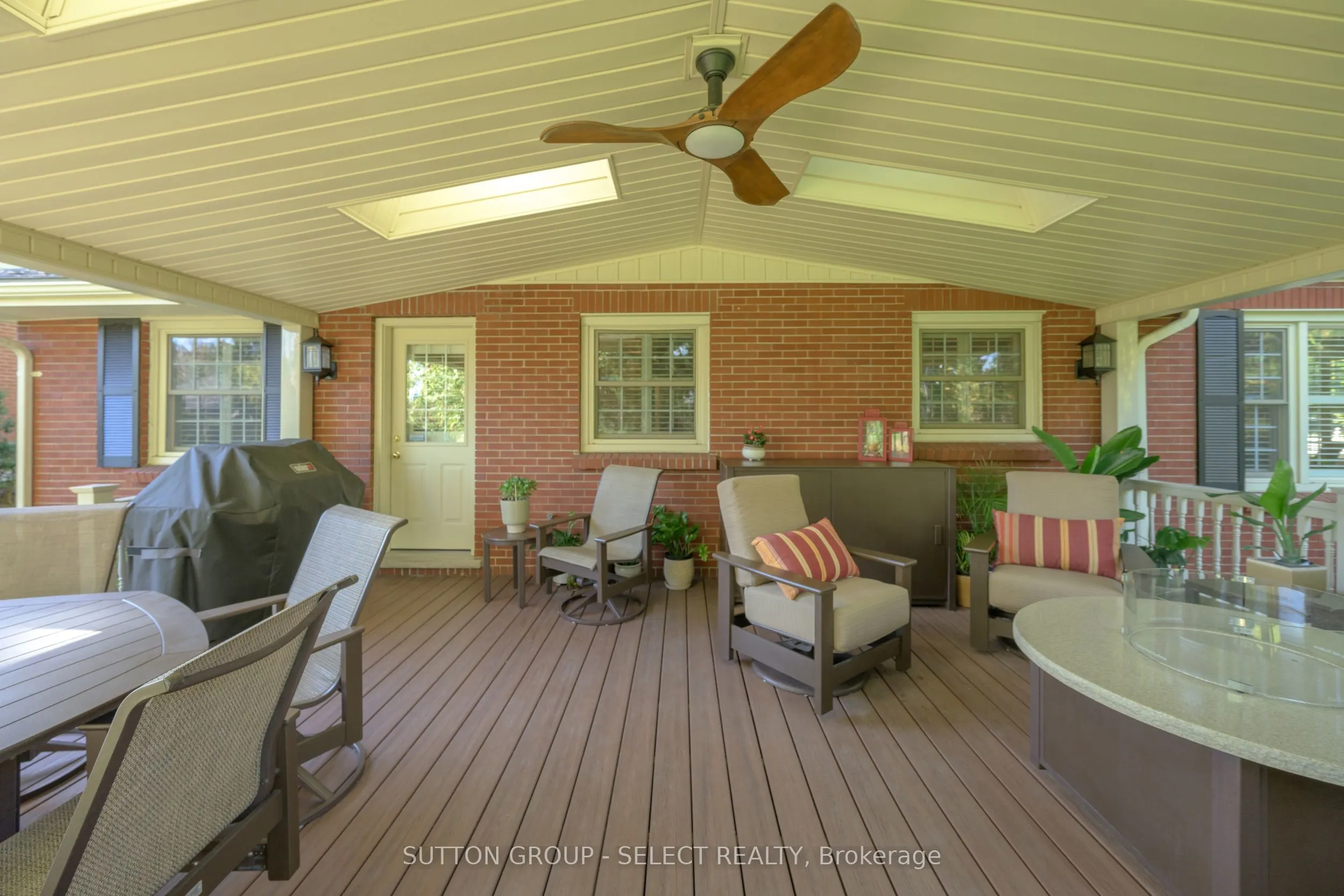 272 Commissioners Road E