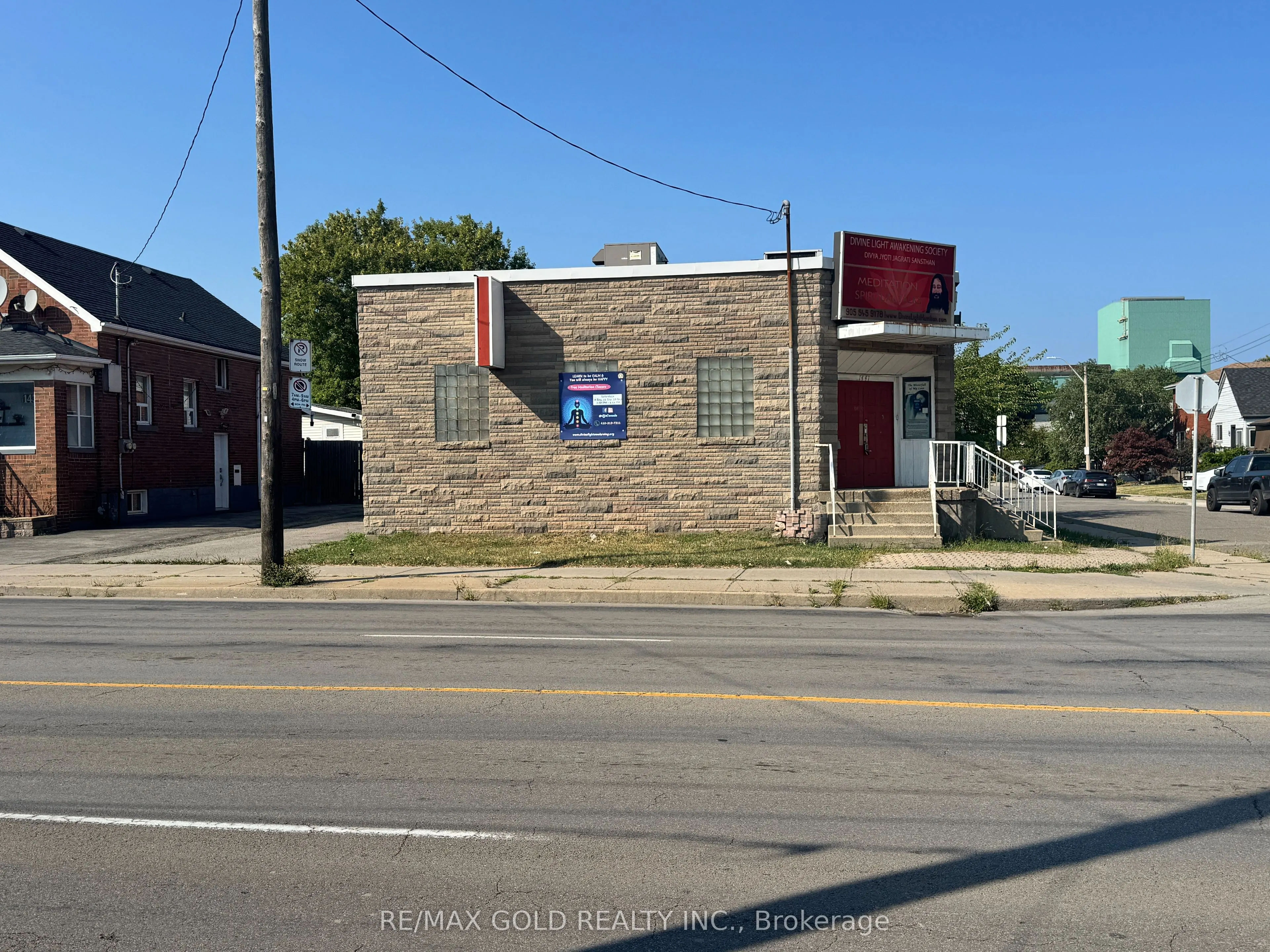 1441 Barton Street E