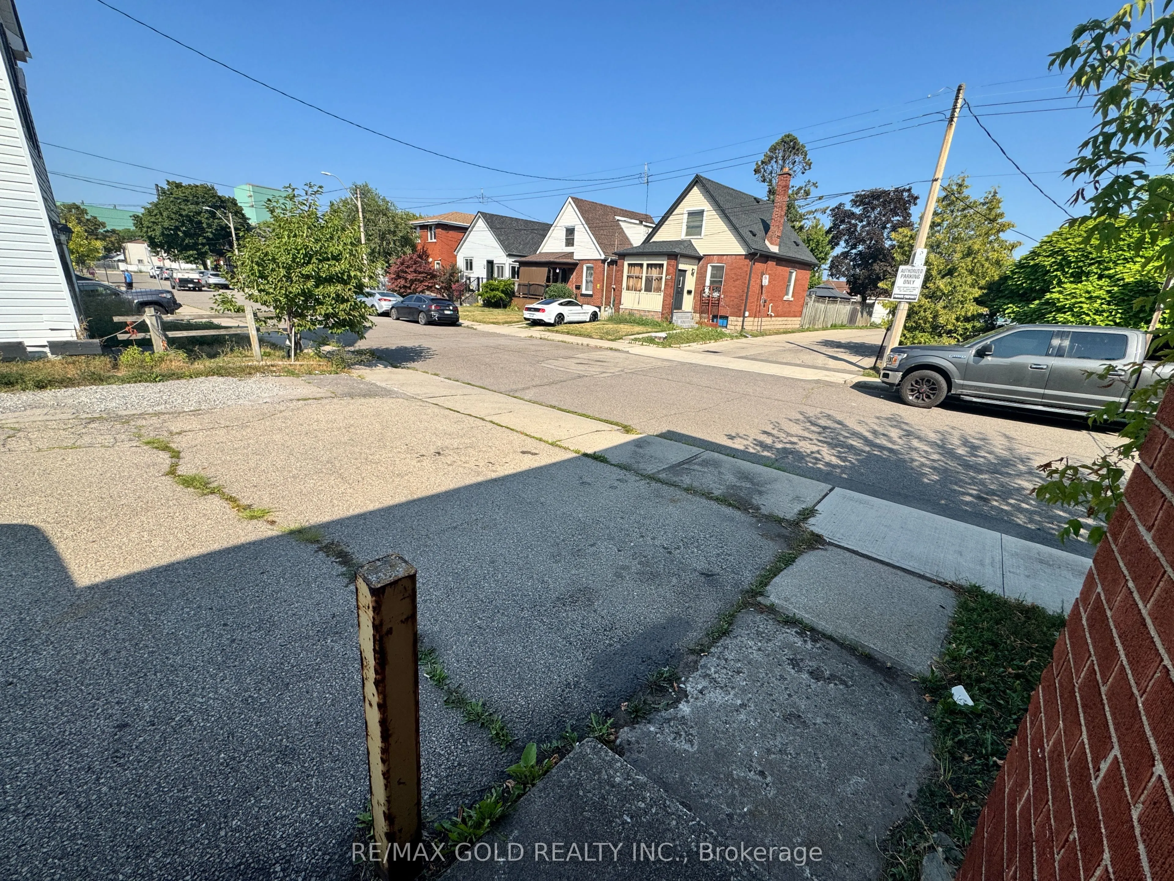 1441 Barton Street E